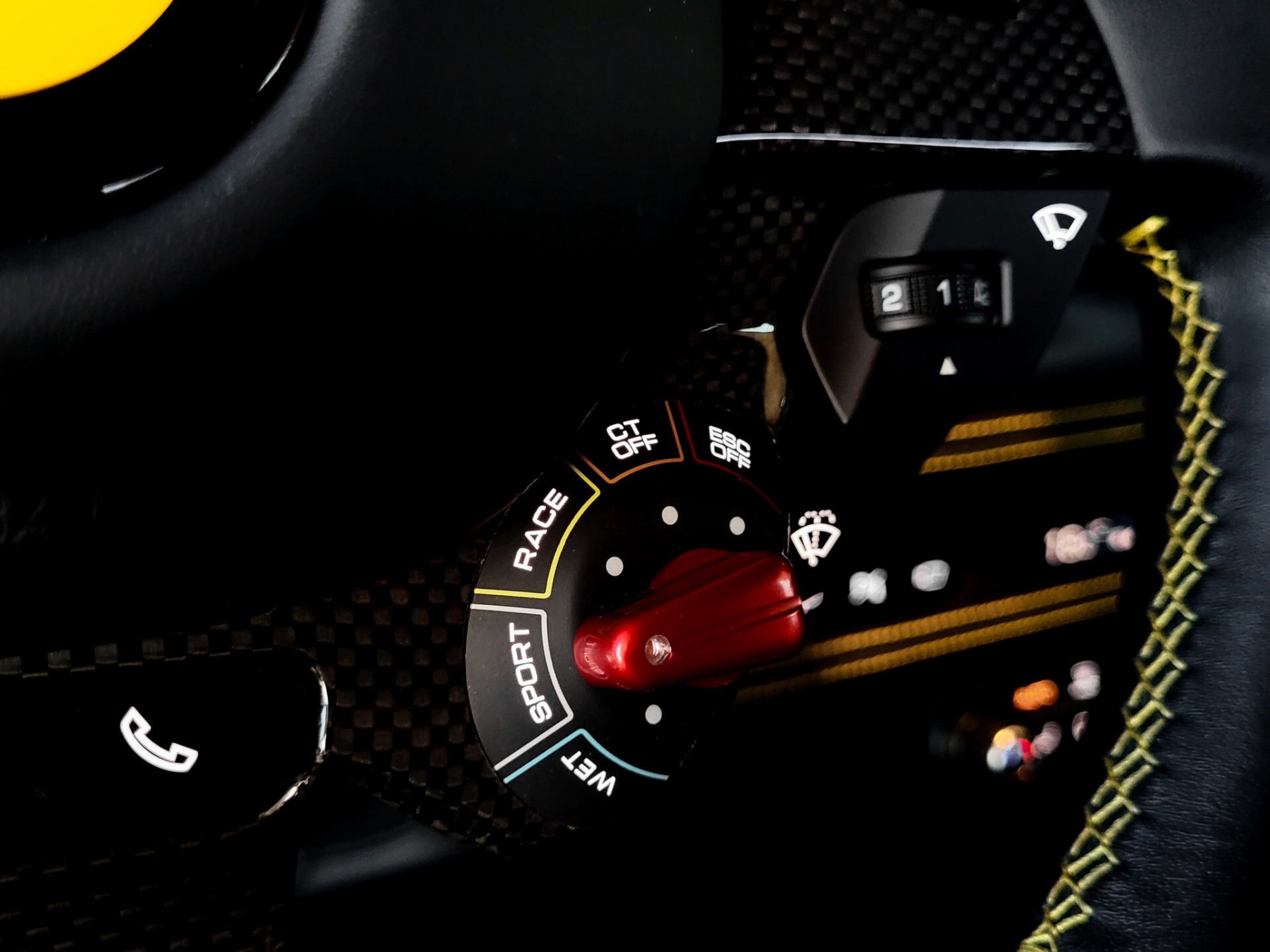 Ferrari F8 Tributo 3.9 V8 HELE Full Carbon|Novitec|Lift|Racing Seats|Passenger Display|JBL|Camera Foto 22