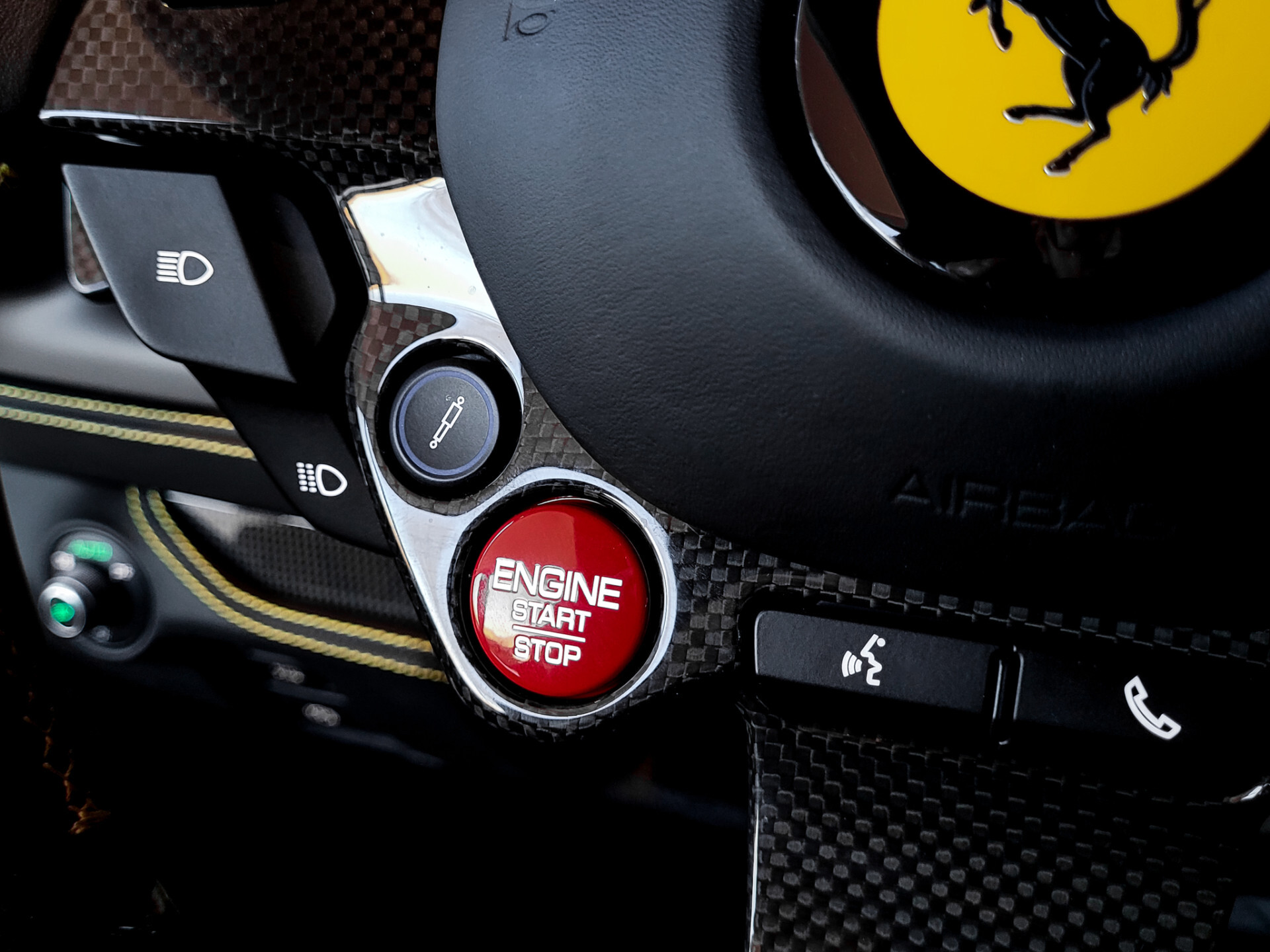 Ferrari F8 Tributo 3.9 V8 HELE Full Carbon|Novitec|Lift|Racing Seats|Passenger Display|JBL|Camera Foto 24