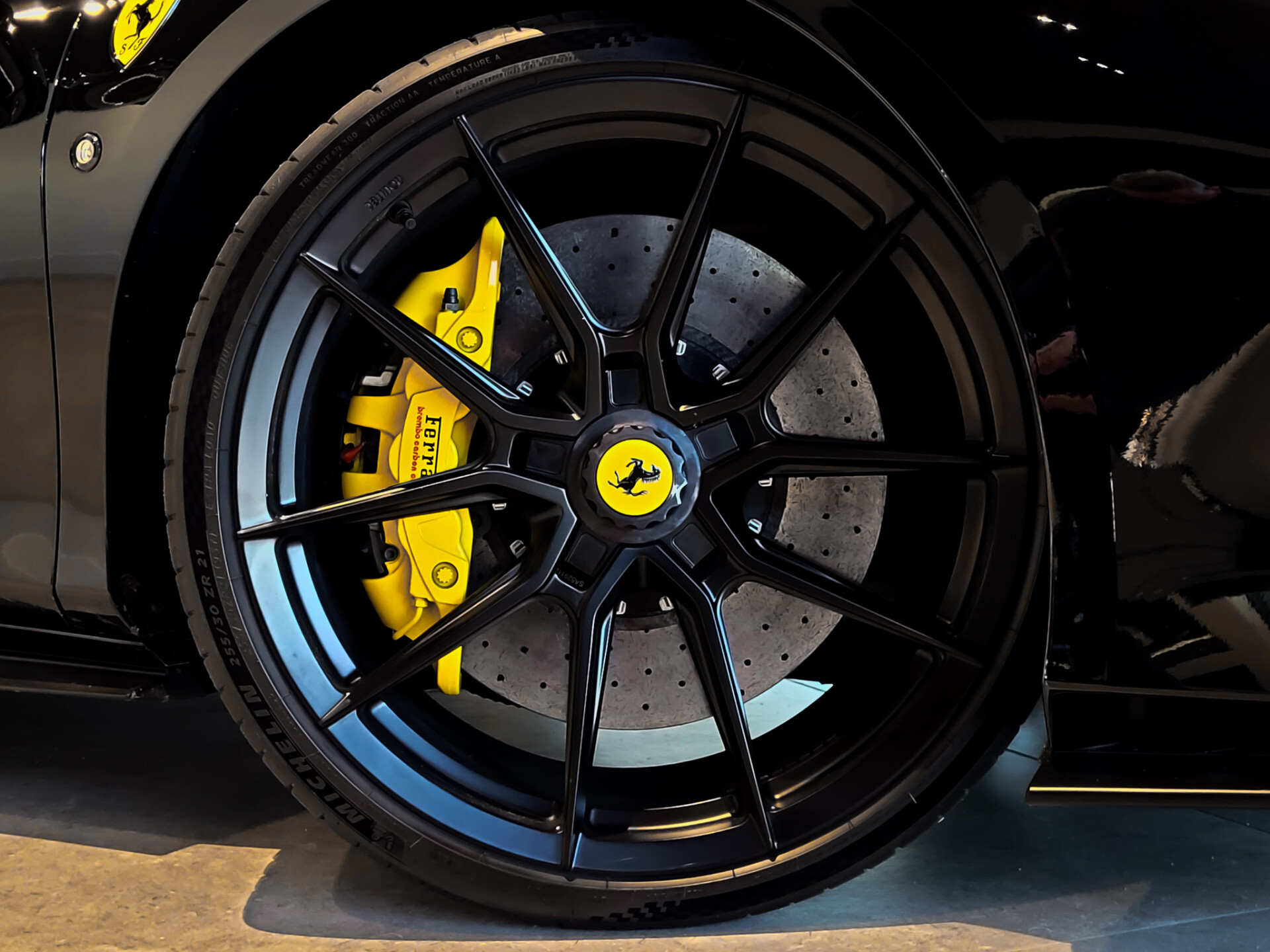 Ferrari F8 Tributo 3.9 V8 HELE Full Carbon|Novitec|Lift|Racing Seats|Passenger Display|JBL|Camera Foto 50
