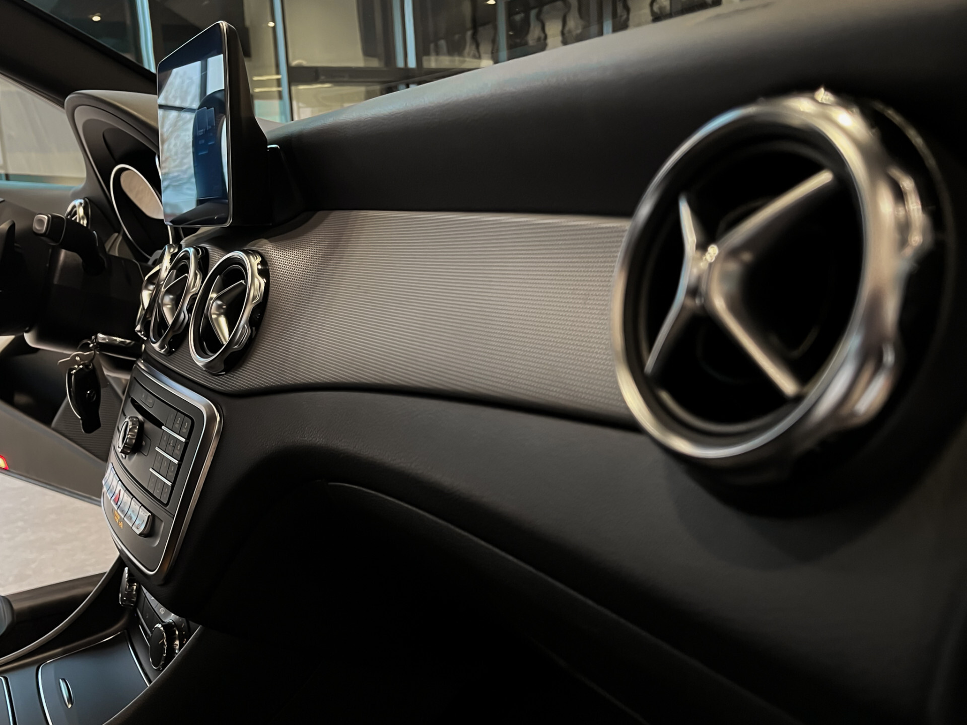 Mercedes-Benz GLA 180 Facelift Progressive | Spoorpakket | Keyless | Verw-stoelen | Media display | 18" | Aut7 Foto 18