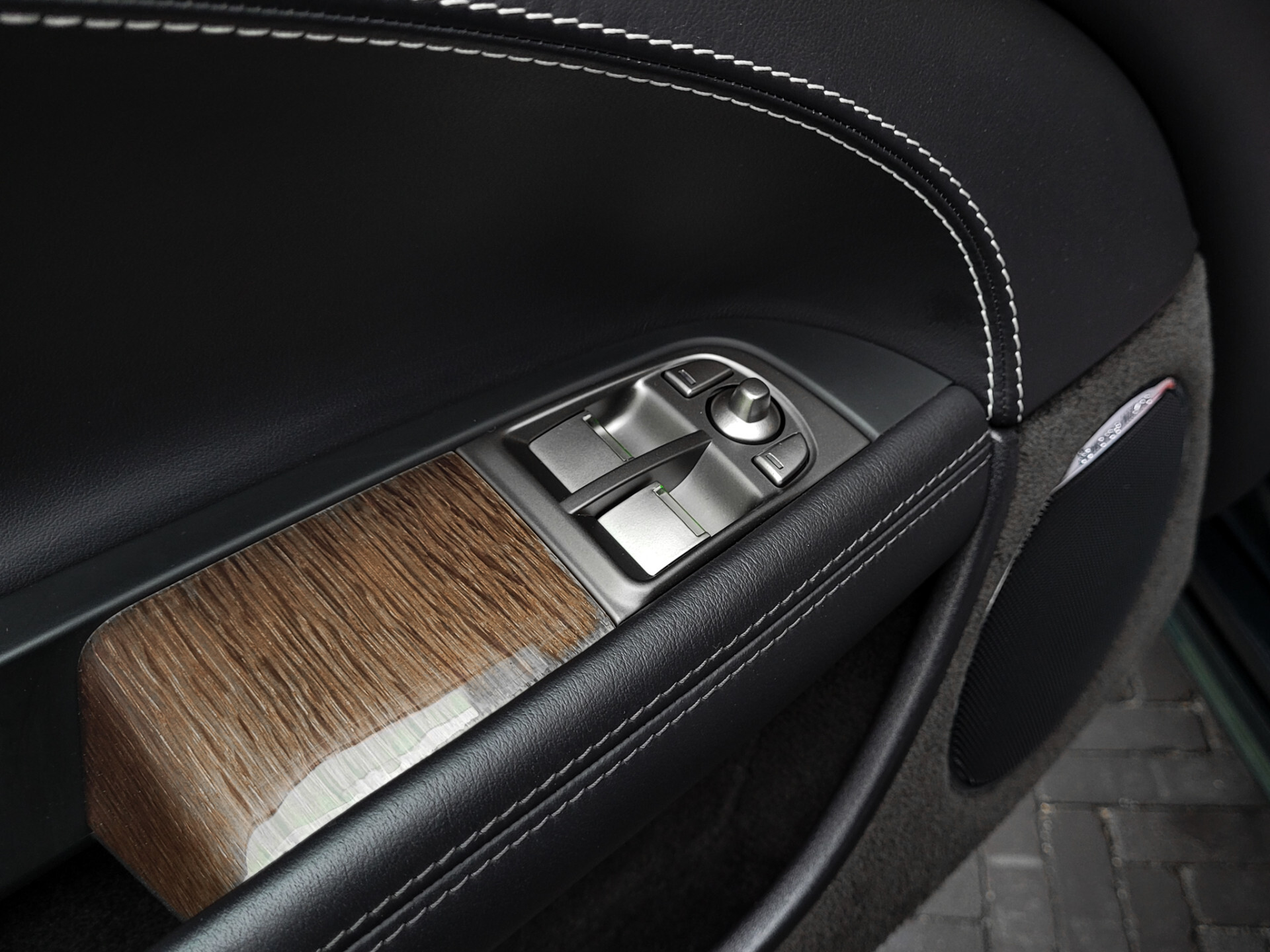 Jaguar XK 5.0 V8 Coupé Portfolio Dealer onderhouden | 2e eigenaar | B&W | 20" | Alcantara Foto 11