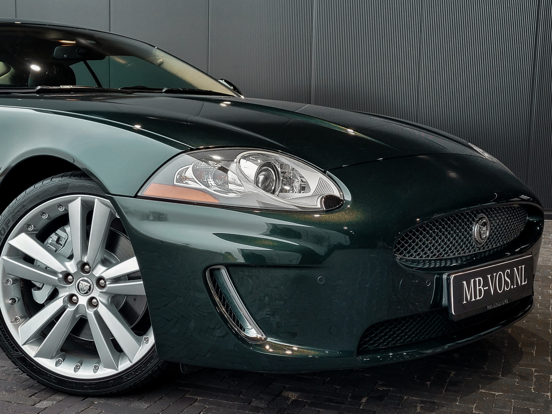 Jaguar XK 5.0 V8 Coupé Portfolio Dealer onderhouden | 2e eigenaar | B&W | 20" | Alcantara Foto 29