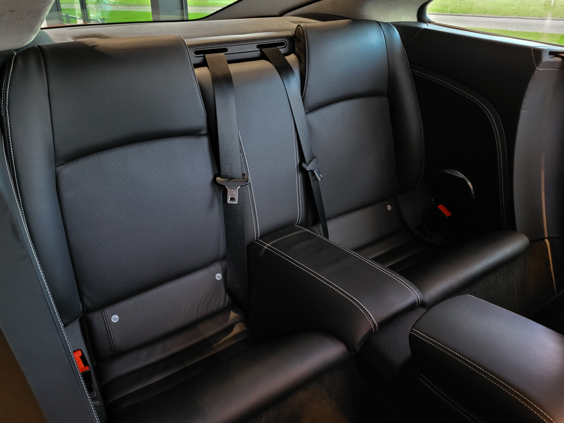 Jaguar XK 5.0 V8 Coupé Portfolio Dealer onderhouden | 2e eigenaar | B&W | 20" | Alcantara Foto 4