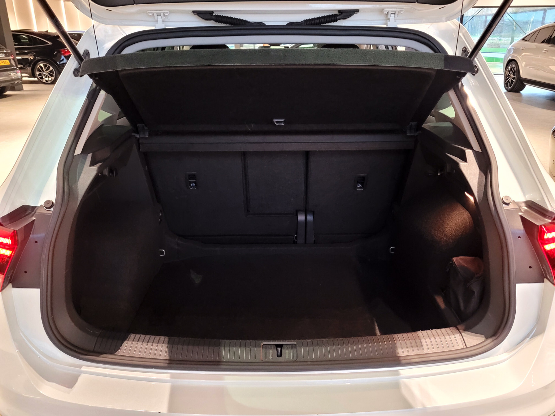 Volkswagen Tiguan 1.4 TSI R-Line Fullmap Navi|Carplay|ECC|DAB|17"|Privacyglas|PDC Foto 29