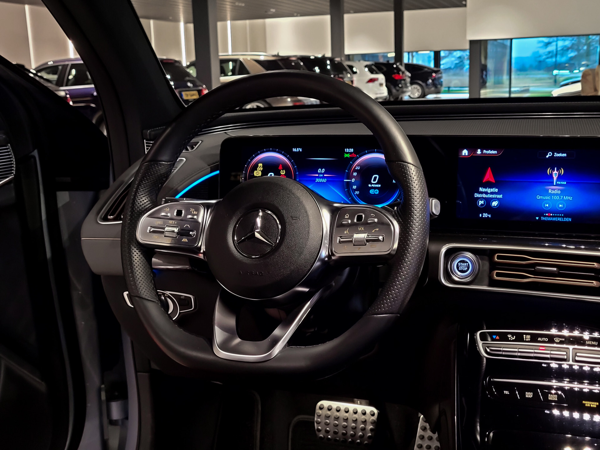 Mercedes-Benz EQC 400 4-M AMG Distronic|Keyless|360|Burmester|Trekhaak|Treeplanken|Incl. BTW Foto 30