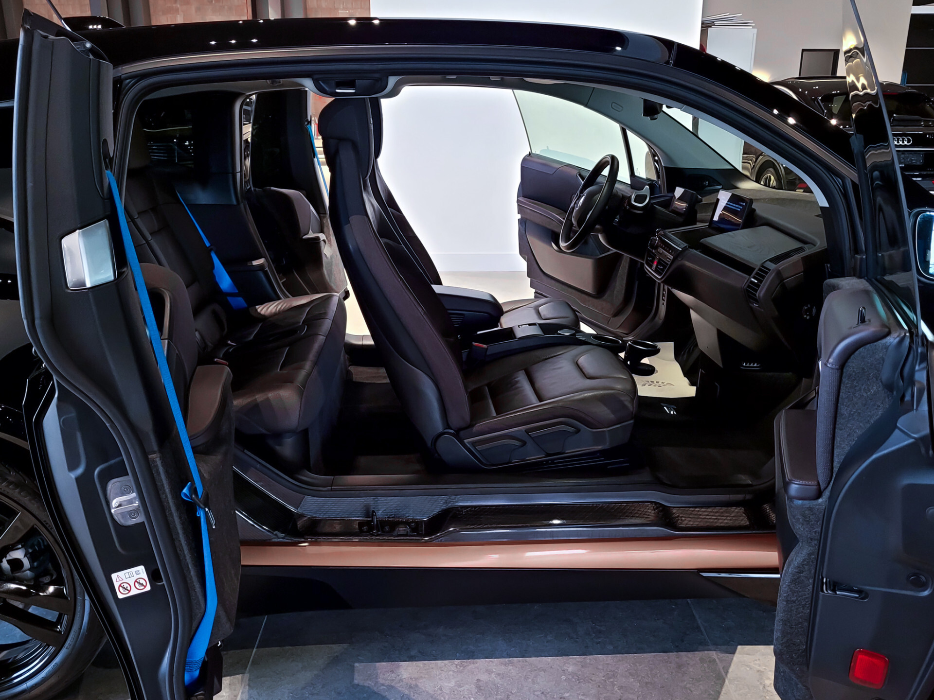 BMW i3 S 120Ah 42 kWh RoadStyle Edition  Foto 31