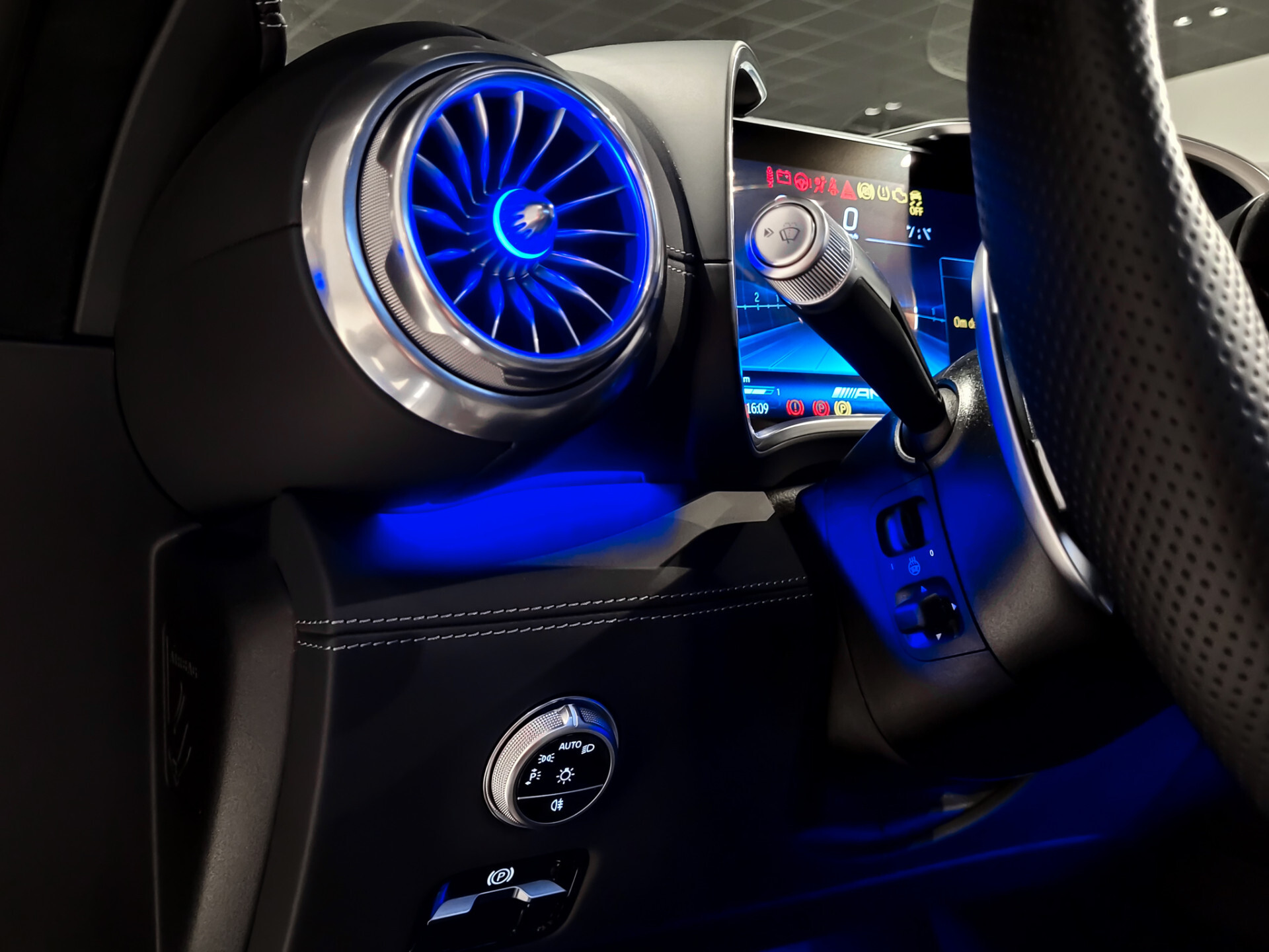 Mercedes-Benz SL-Klasse Roadster 63 4MATIC+ Ceramic|Lift|Achterassturing|Carbon|Dynamic Plus|Burmester|21"|HUD|Manufaktur|Massage Foto 16