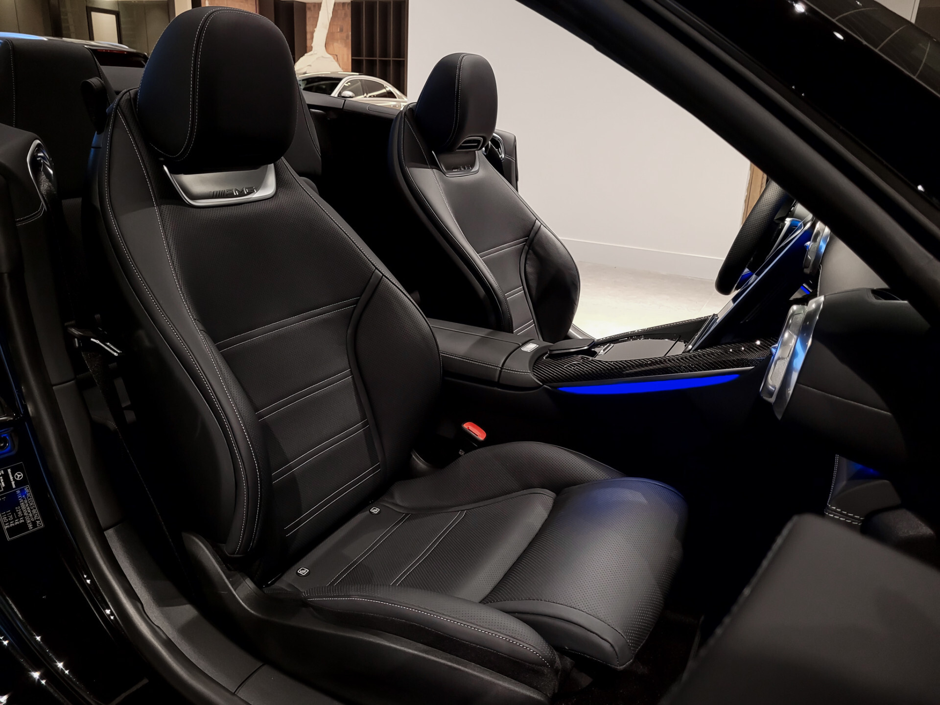 Mercedes-Benz SL-Klasse Roadster 63 4MATIC+ Ceramic|Lift|Achterassturing|Carbon|Dynamic Plus|Burmester|21"|HUD|Manufaktur|Massage Foto 6