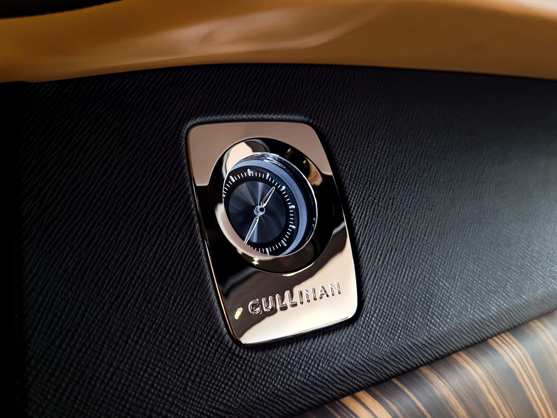 Rolls-Royce Cullinan 6.75 V12 Driving Assistant|Entertainment|Klaptafels|Panorama|Sterrenhemel|Mansory|5-persoons|New Service Foto 27