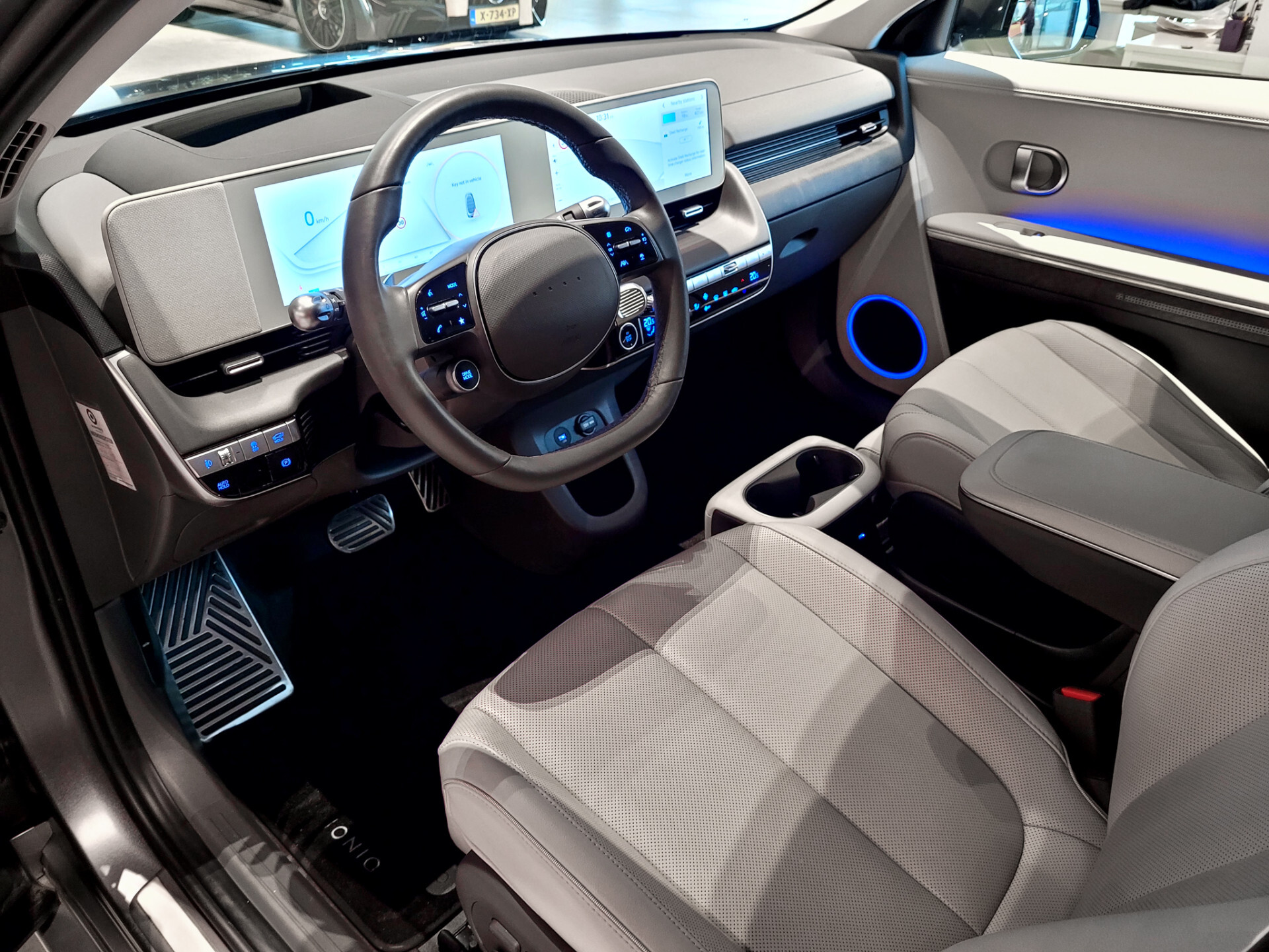 Hyundai IONIQ 5 77 kWh Lounge AWD Garantie 26-10-2029 | Nieuwprijs €63995 Foto 17