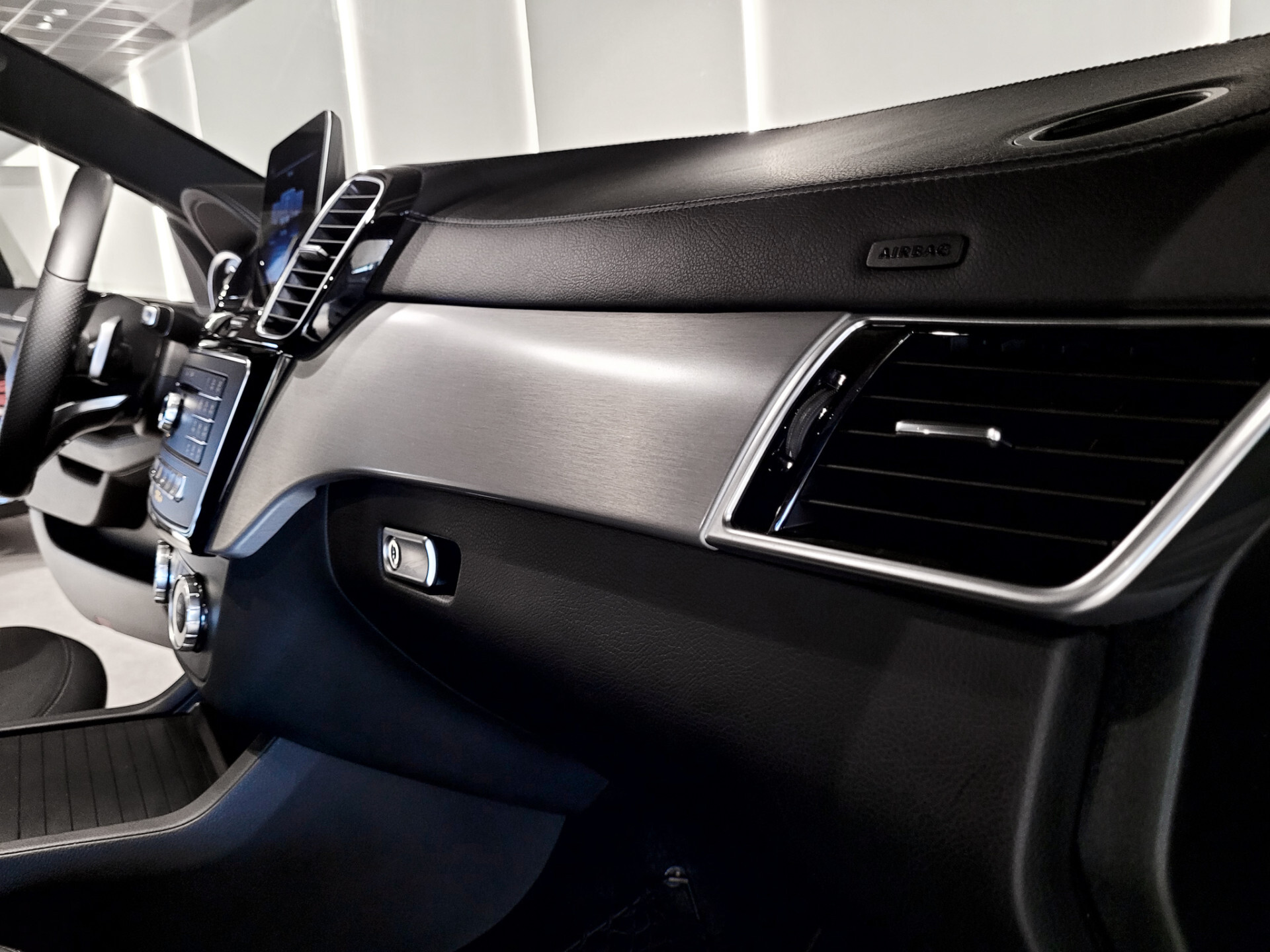 Mercedes-Benz GLE Coupé 43 AMG 4-M Panorama|Keyless|Distronic|Massage|360|Trekhaak Aut9 Foto 18