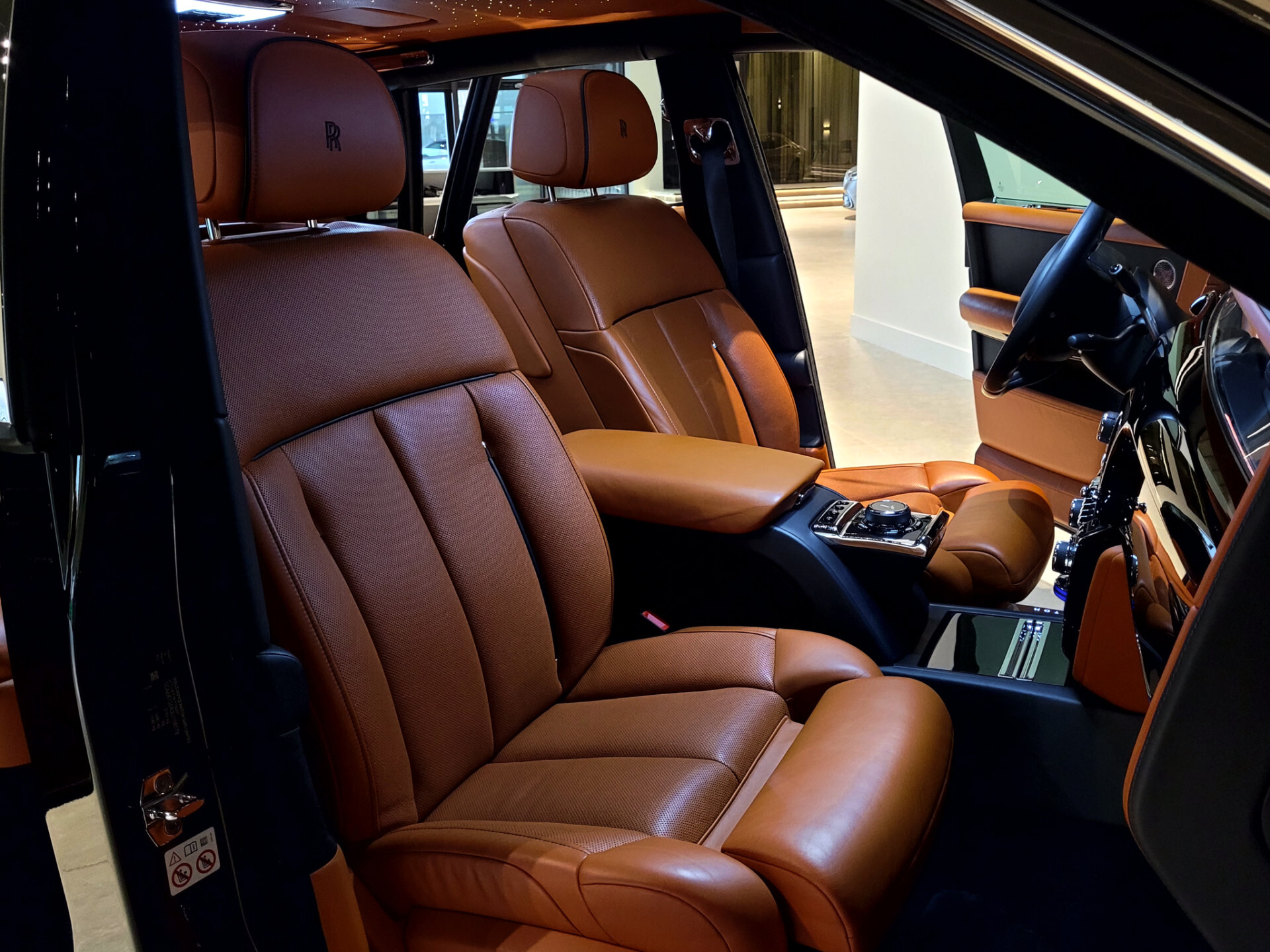 Rolls-Royce Phantom VIII 6.7 V12 Starlight|Coachline|Entertainment|Picknick|Bespoke Foto 3