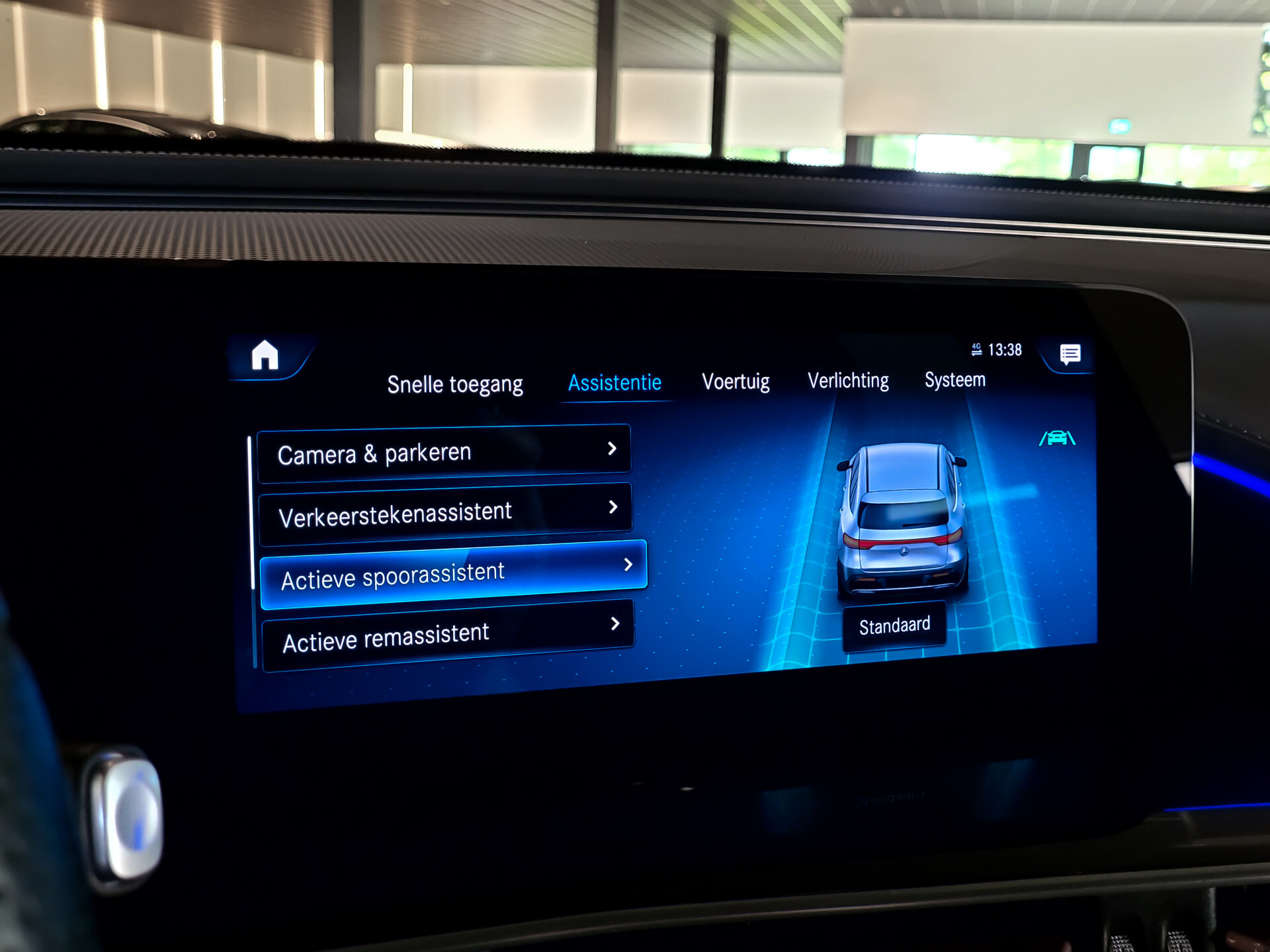 Mercedes-Benz EQC 400 4-M 80 kWh Schuif/kanteldak|MBUX|360 camera|Soundsystem|MULTIBEAM LED|DAB Foto 14