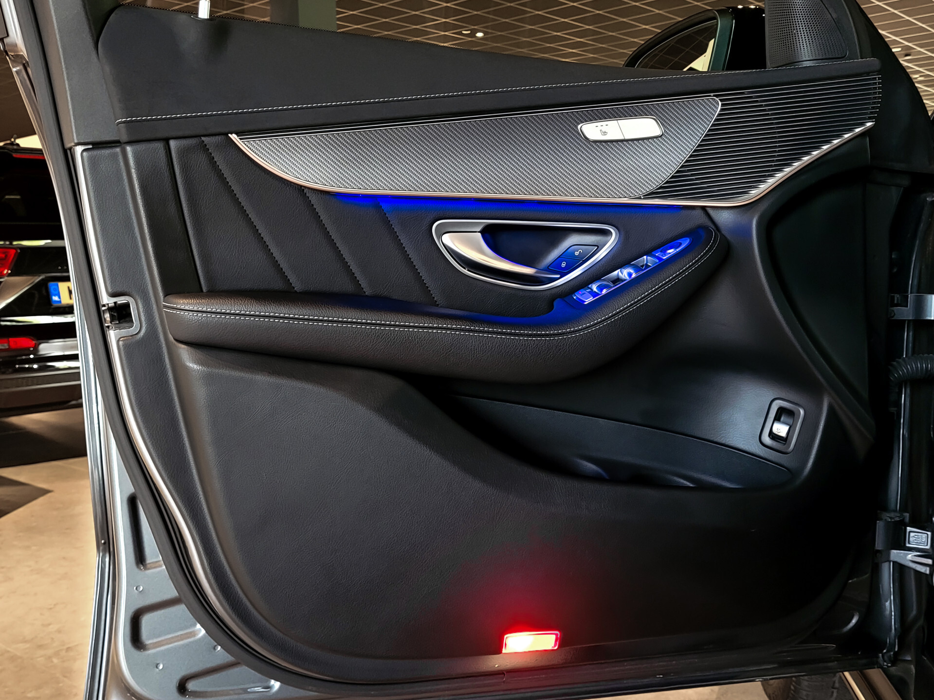 Mercedes-Benz EQC 400 4-M 80 kWh Schuif/kanteldak|MBUX|360 camera|Soundsystem|MULTIBEAM LED|DAB Foto 7