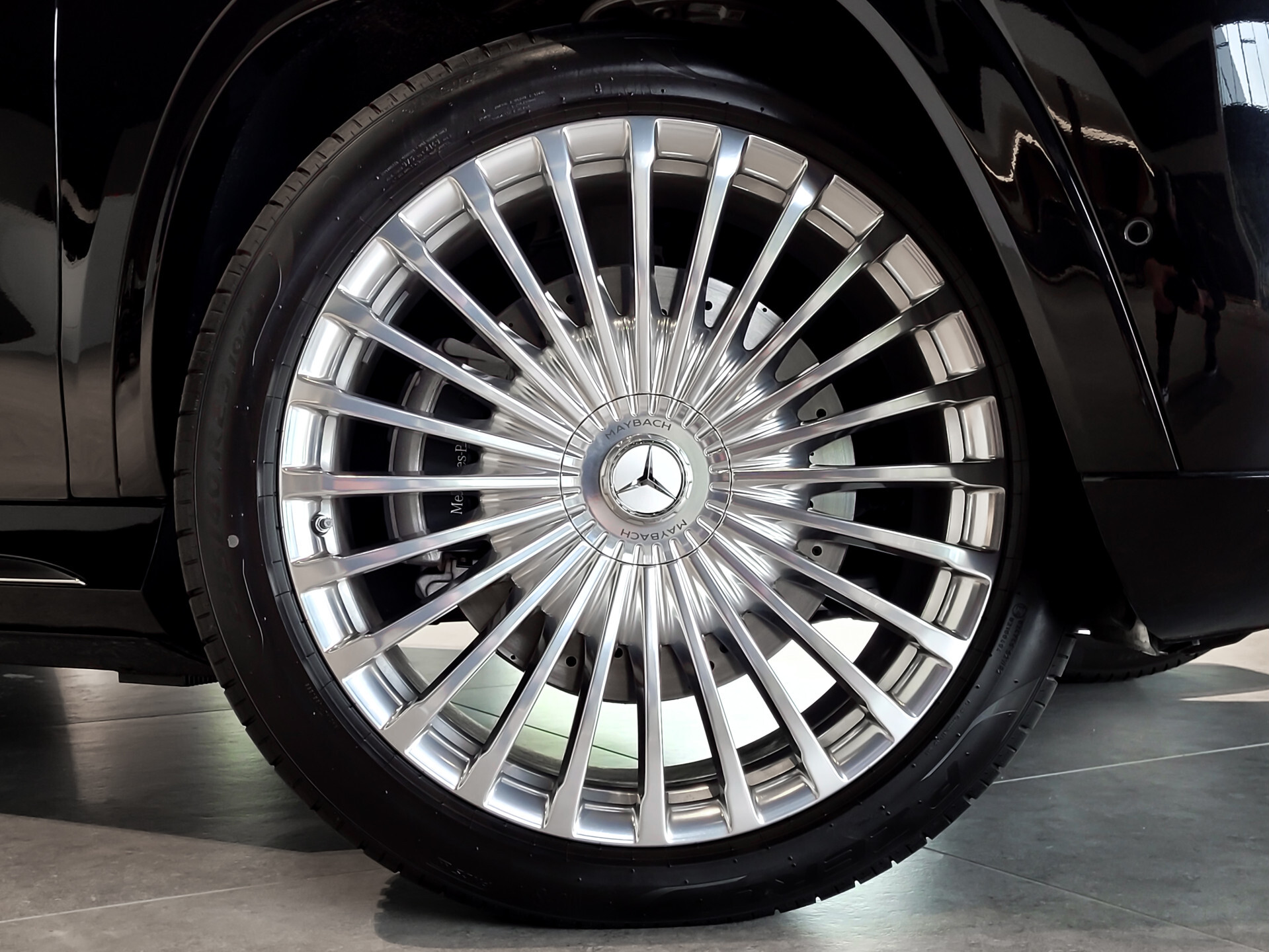 Mercedes-Benz GLS Maybach 600 4-M Manufaktur Crystal White | Full Options Foto 49