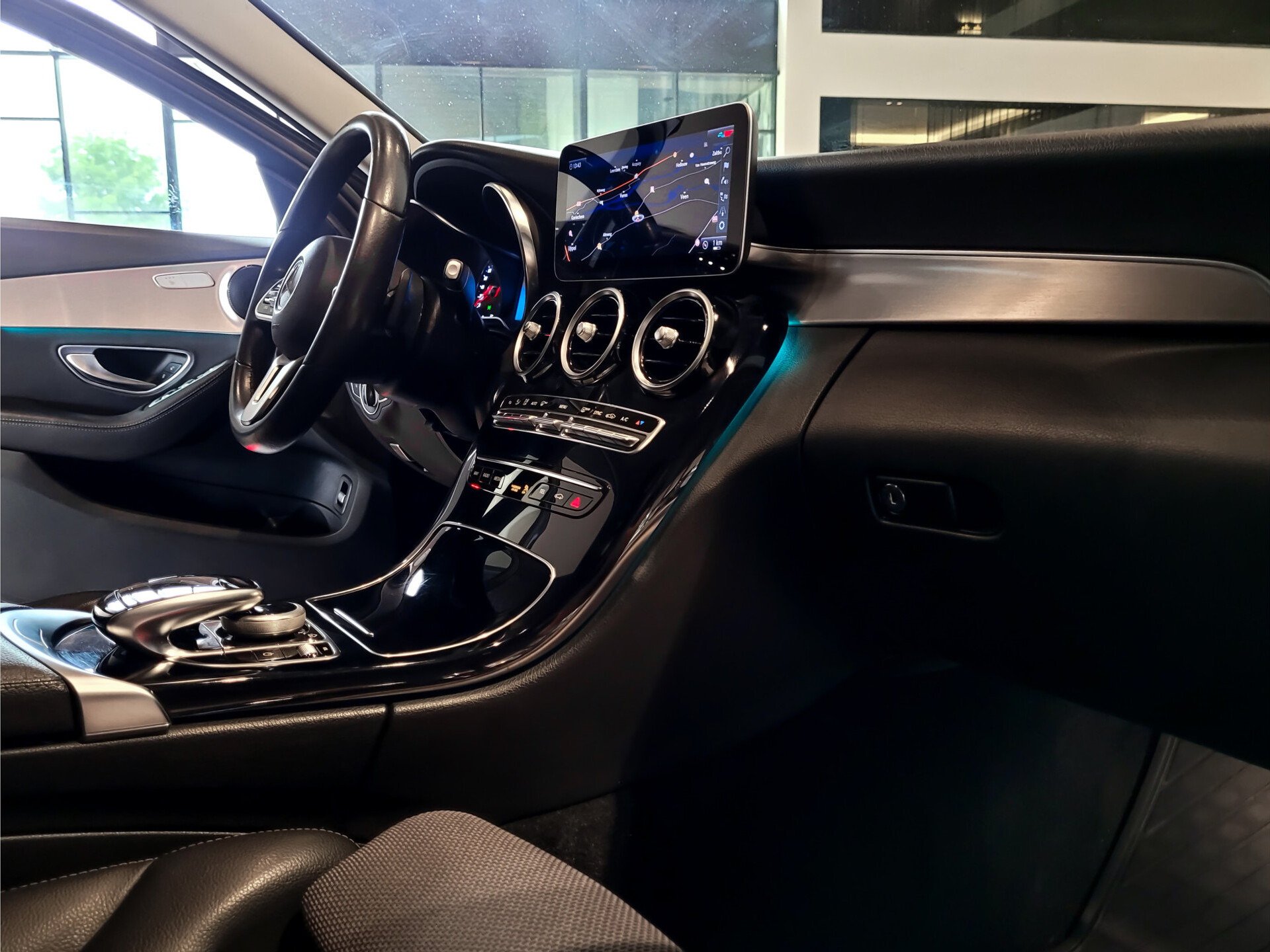 Mercedes-Benz C-Klasse 220 d Avantgarde Facelift|Schuifdak|Multibeam|Trekhaak|Smartphone|Aut9 Foto 18
