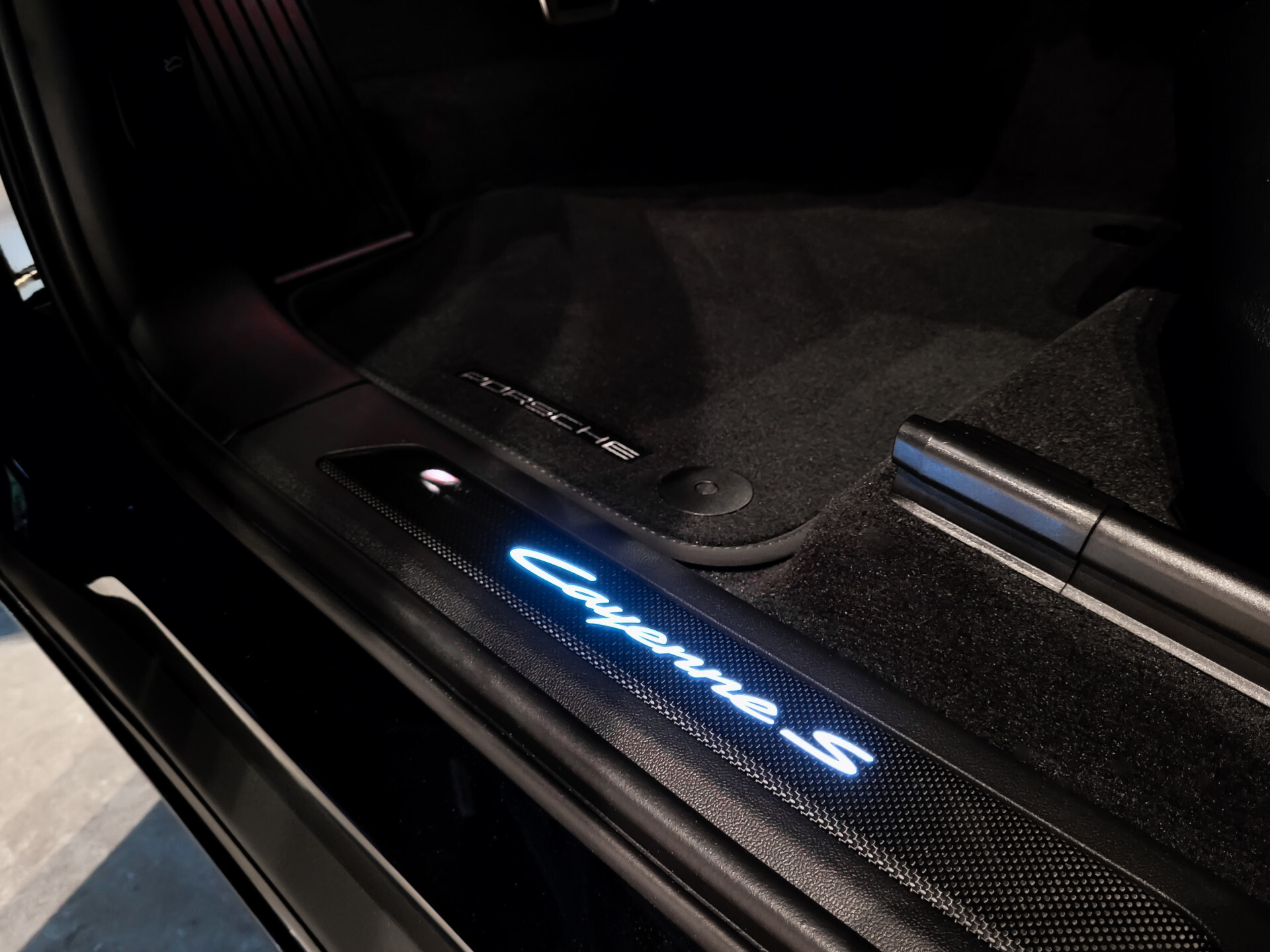 Porsche Cayenne Coupé 3.0 S E-Hybrid Sport Design|22"|Carbon|Achterasbesturing|Volleder|Panorama|HUD|ACC|Keyless|Sportuitlaat|Stoelkoeling Foto 13