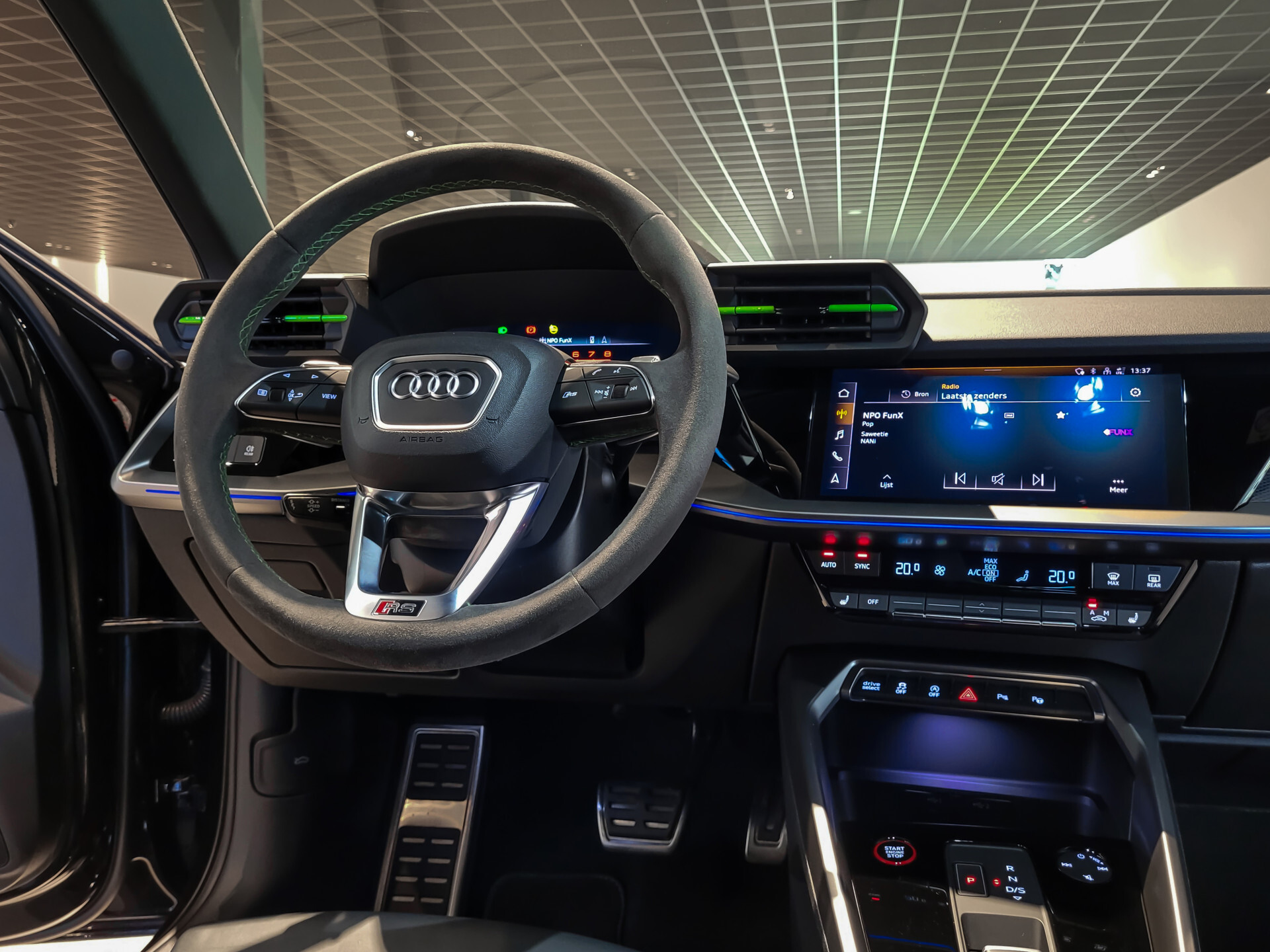 Audi RS3 Limousine 2.5 TFSI Quattro 400pk Hulk Edition B&O|Panorama|Adaptive Cruise|Keyless|Sportstoelen|Fijnnappa|Carbon|Full LED Foto 39