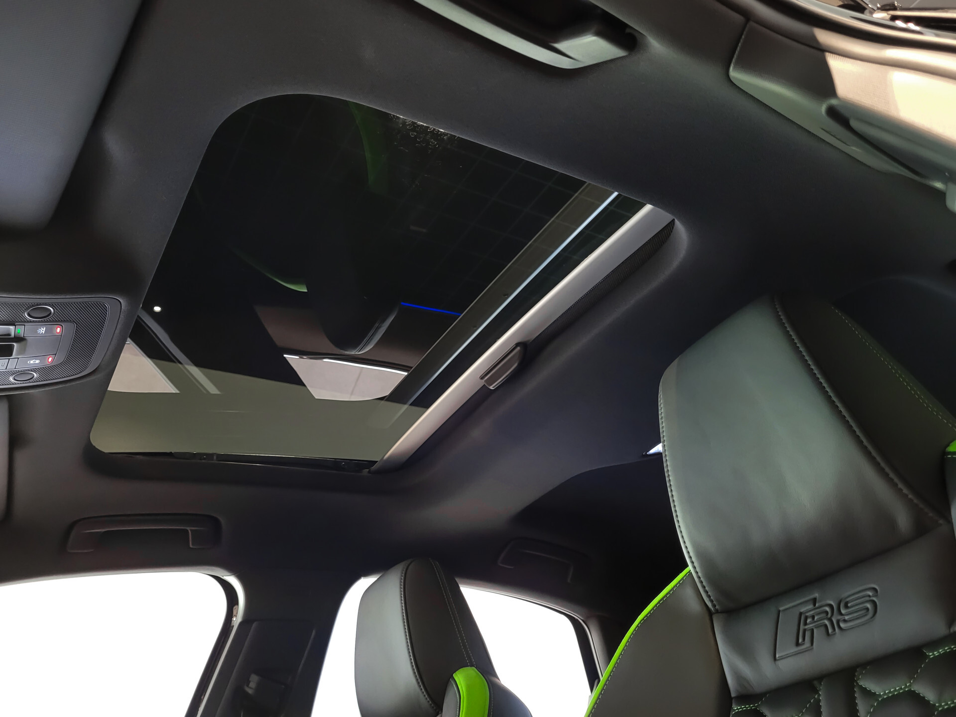 Audi RS3 Limousine 2.5 TFSI Quattro 400pk Hulk Edition B&O|Panorama|Adaptive Cruise|Keyless|Sportstoelen|Fijnnappa|Carbon|Full LED Foto 42
