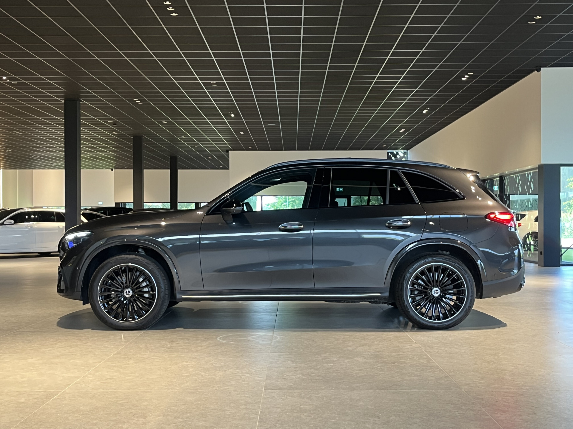 Mercedes-Benz GLC 400e 4-M AMG Burmester|Keyless|Massage|Distronic|Trekhaak|Panorama|21"|Night|HUD|Stoelkoeling Foto 3