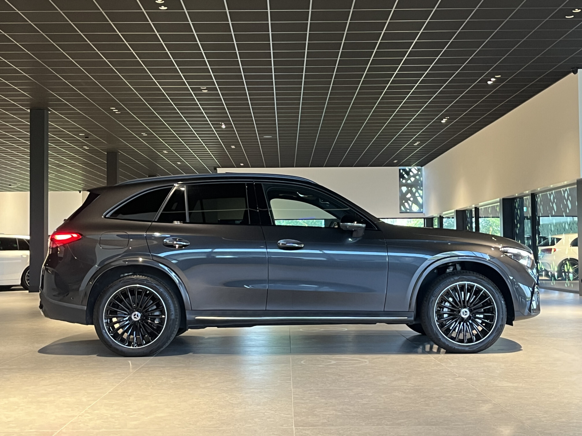 Mercedes-Benz GLC 400e 4-M AMG Burmester|Keyless|Massage|Distronic|Trekhaak|Panorama|21"|Night|HUD|Stoelkoeling Foto 4