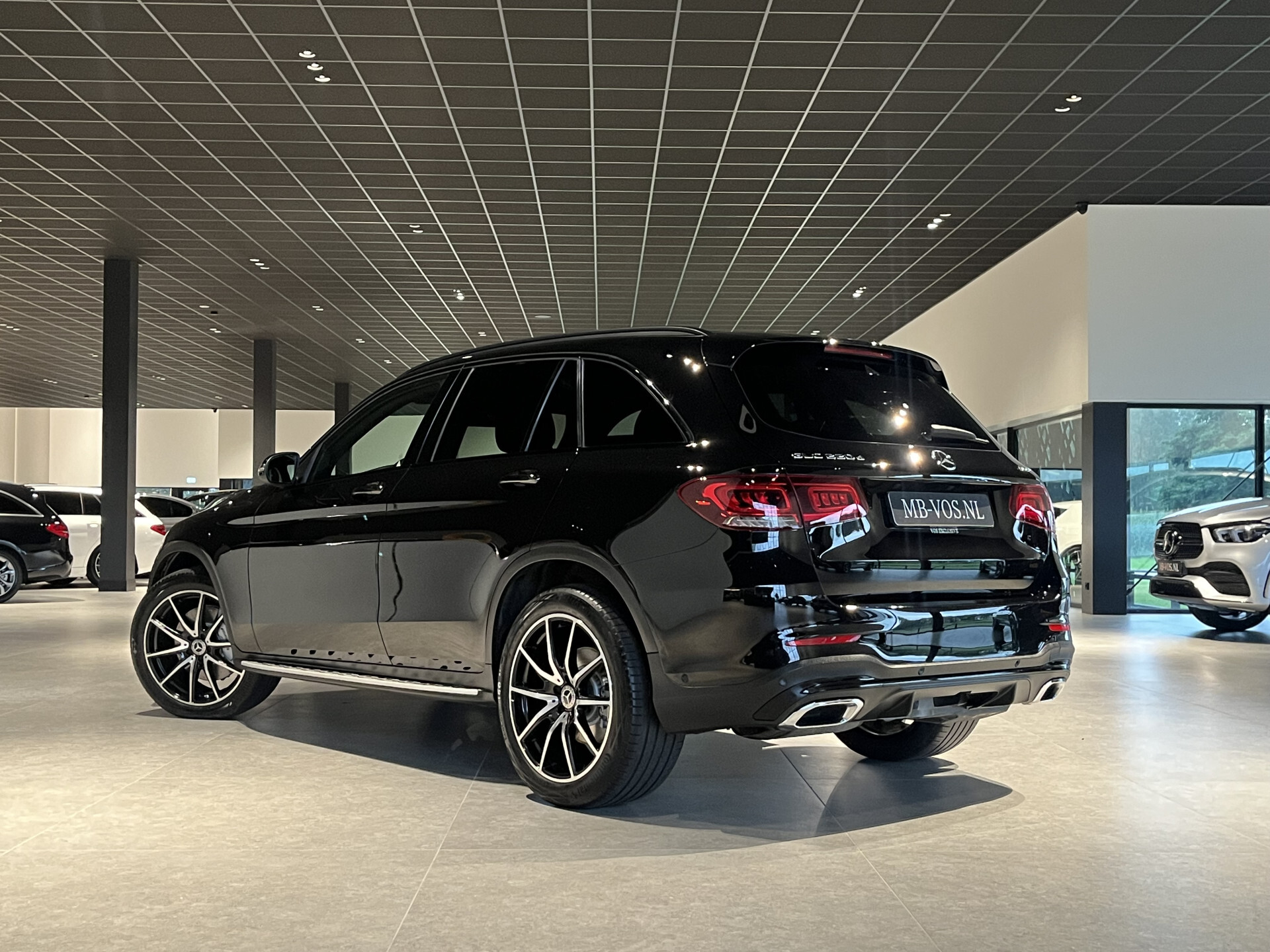 Mercedes-Benz GLC 220d 4-M AMG Night Facelift|Burmester|Panorama|Aut-Trekhaak|20"|Treeplanken|Camera|Sfeerverlichting Foto 2