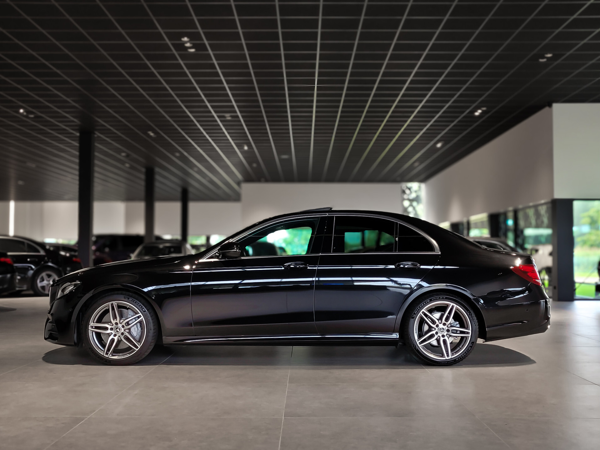 Mercedes-Benz E-Klasse 300 AMG Schuifdak | Afn-Trekhaak | DAB | Carplay | Verw-Stoelen Aut9 Foto 3