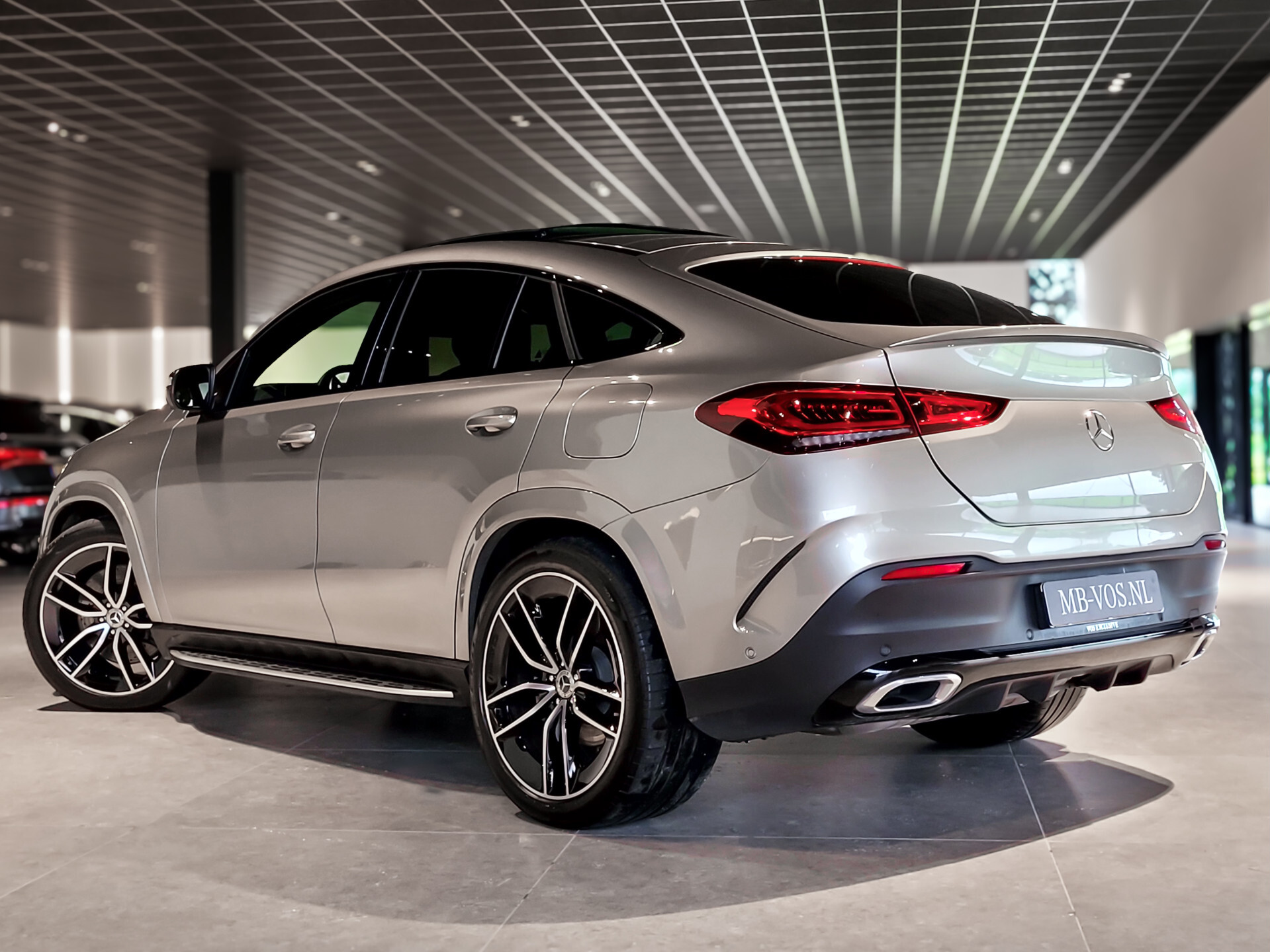 Mercedes-Benz GLE Coupé 350 e 4-M AMG Luchtvering|Massage|HUD|Distronic|Stoelkoeling|Trekhaak|Burmester|Night Foto 2