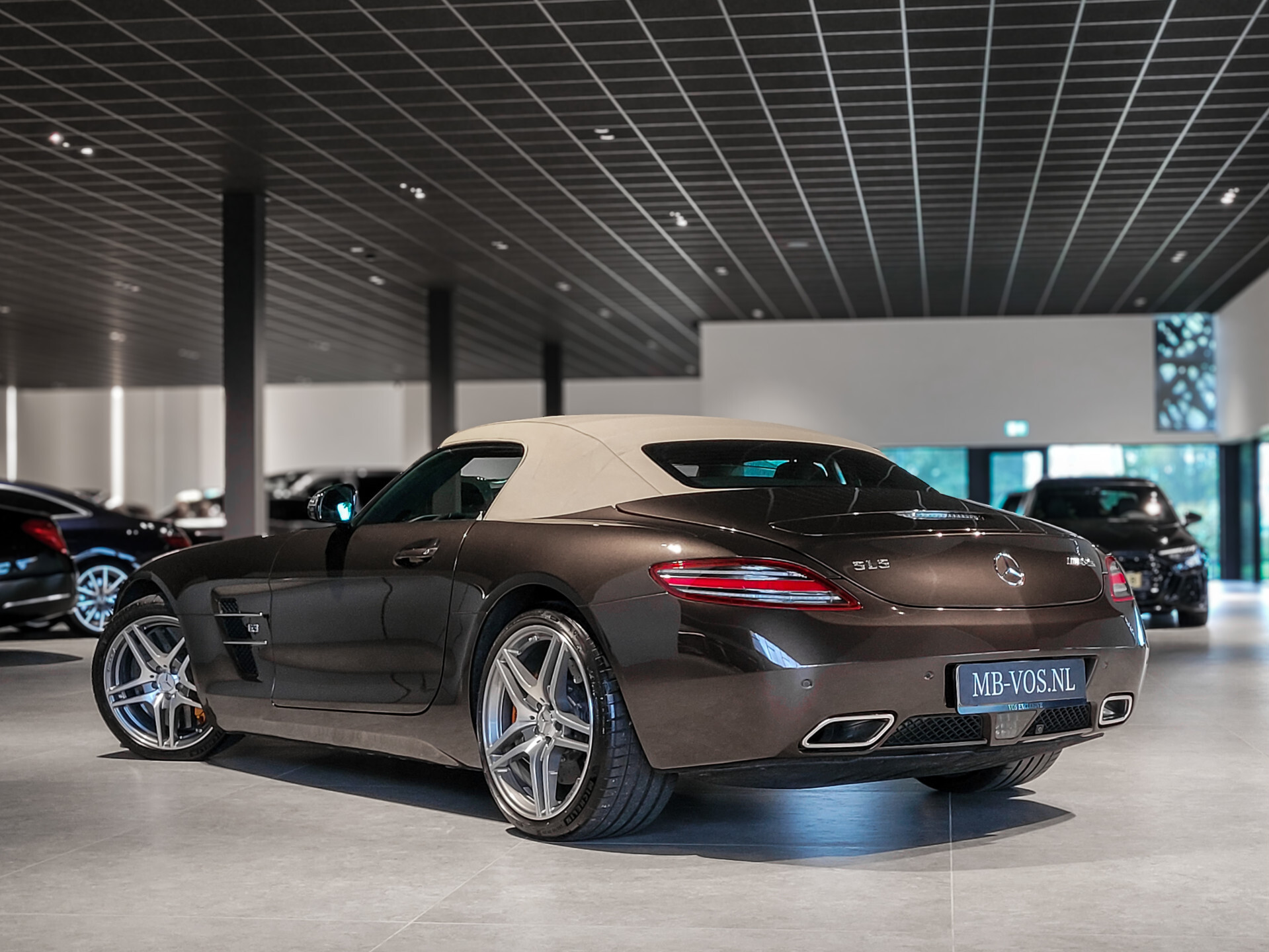 Mercedes-Benz SLS Roadster 6.3 AMG Keramisch|Designo|B&O|Sepang bruin Foto 4