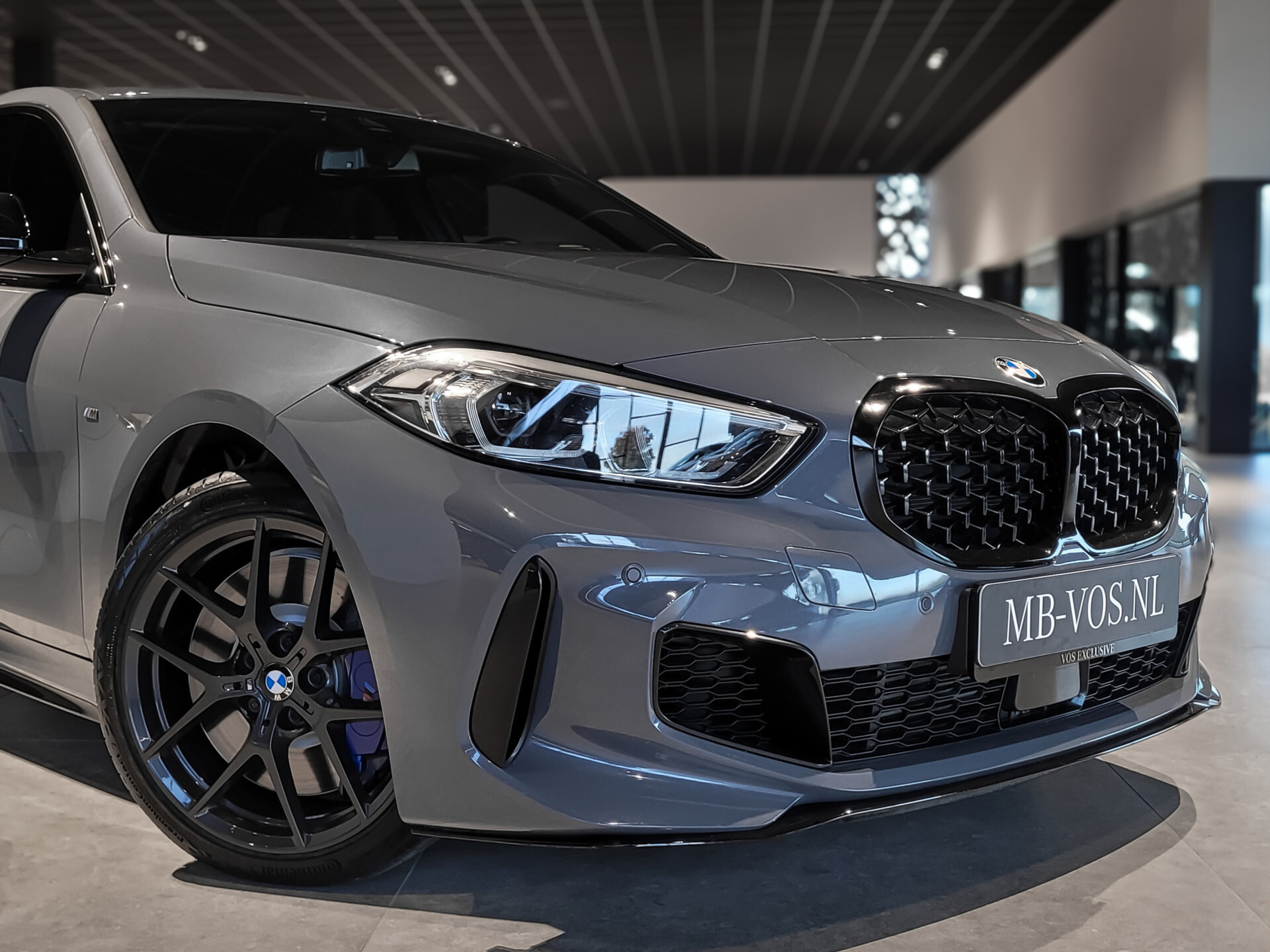 BMW 1-serie M135i xDrive Performance|Aerodynamica|Sportstoelen|Harman-Kardon|Active Guard|LED Foto 37