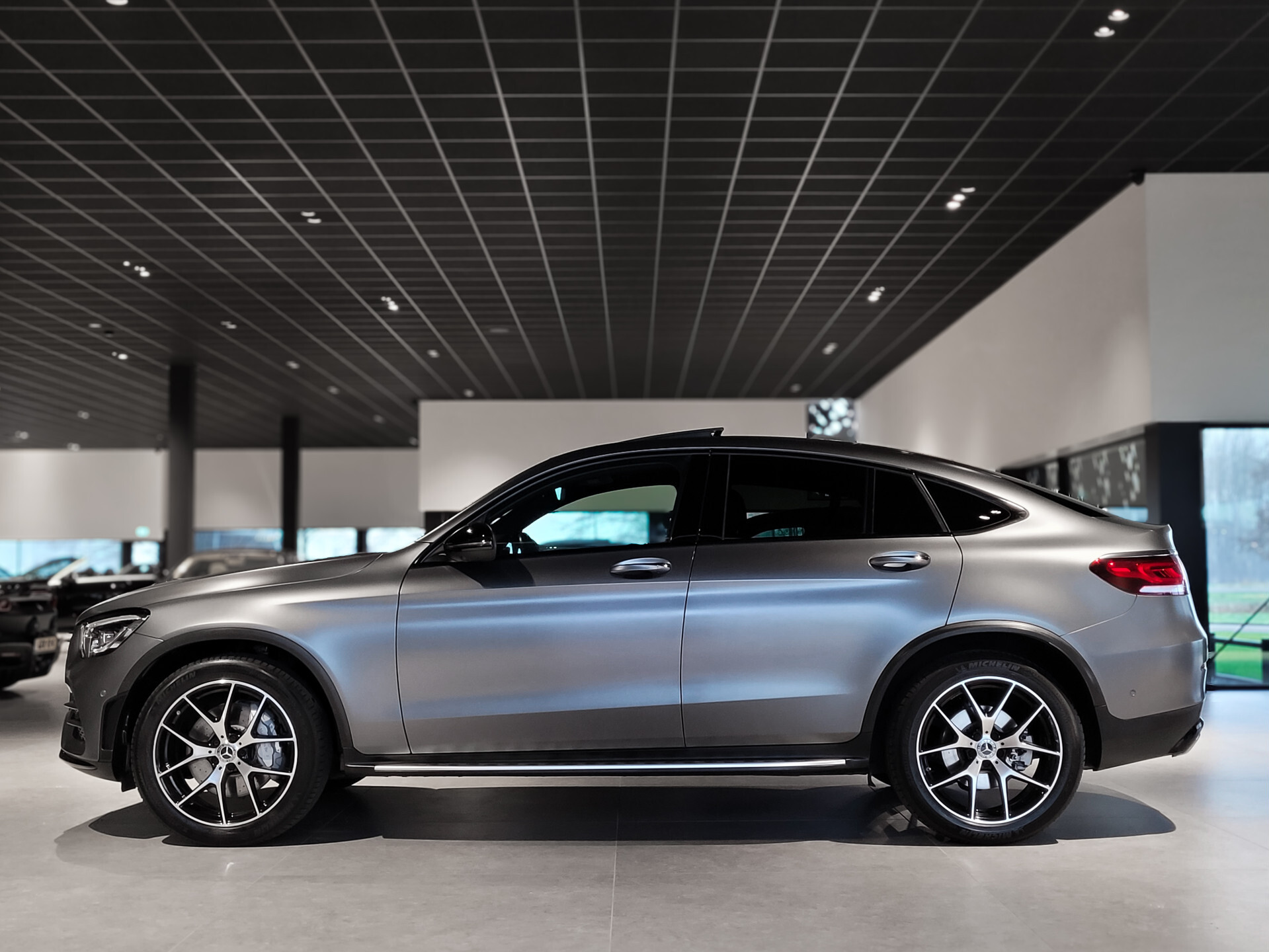 Mercedes-Benz GLC Coupé 200 AMG Manufaktur Carbon|Keyless|Burmester|Mem|Rij-assistentie|Schuifdak|20"|Night Foto 4