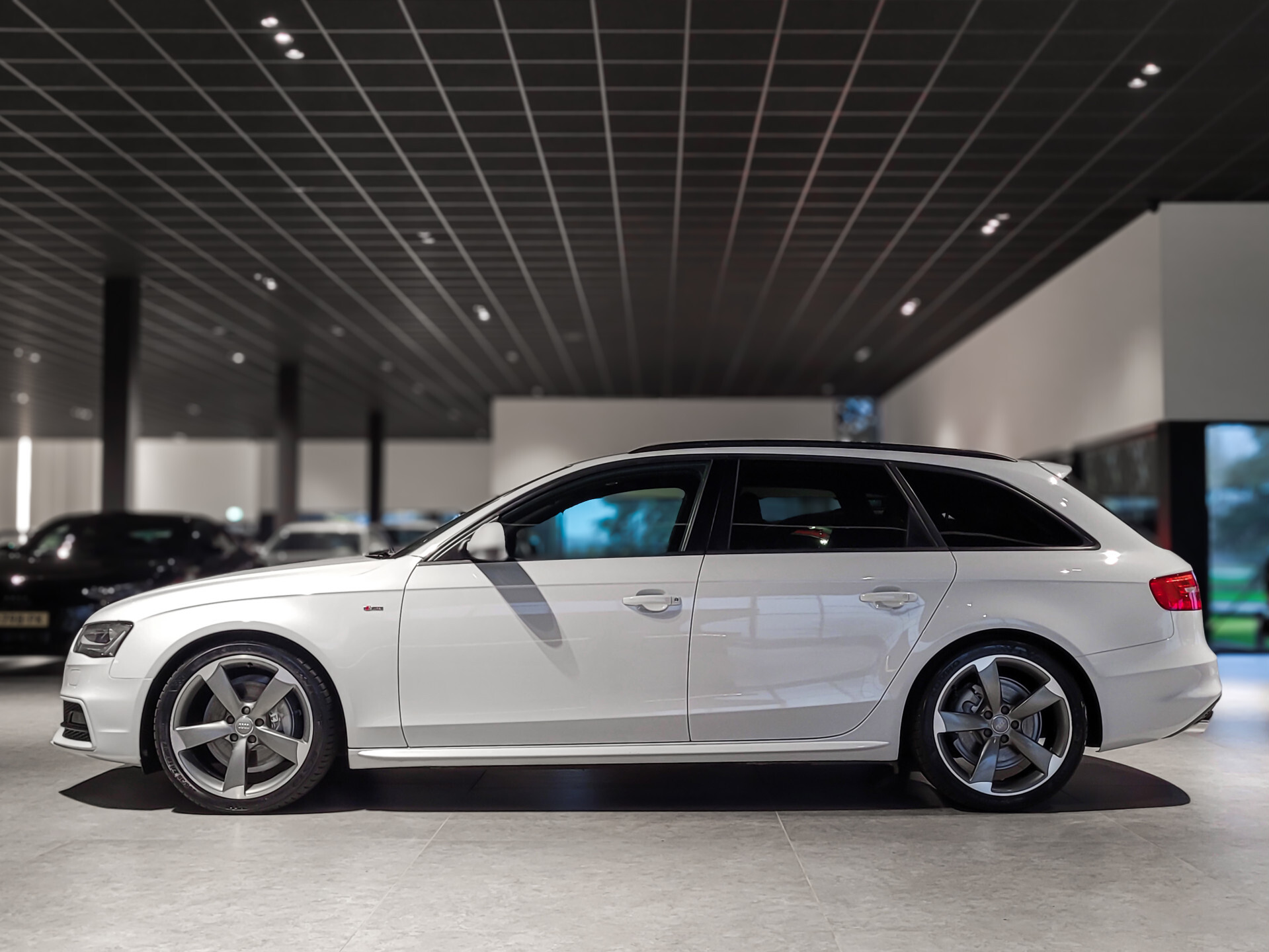 Audi A4 Avant 2.0 TFSI S Edition 19” Rotor|Blackline|Bi-Xenon|Full Map Navi|Pts|NL Auto|Winterset Foto 4