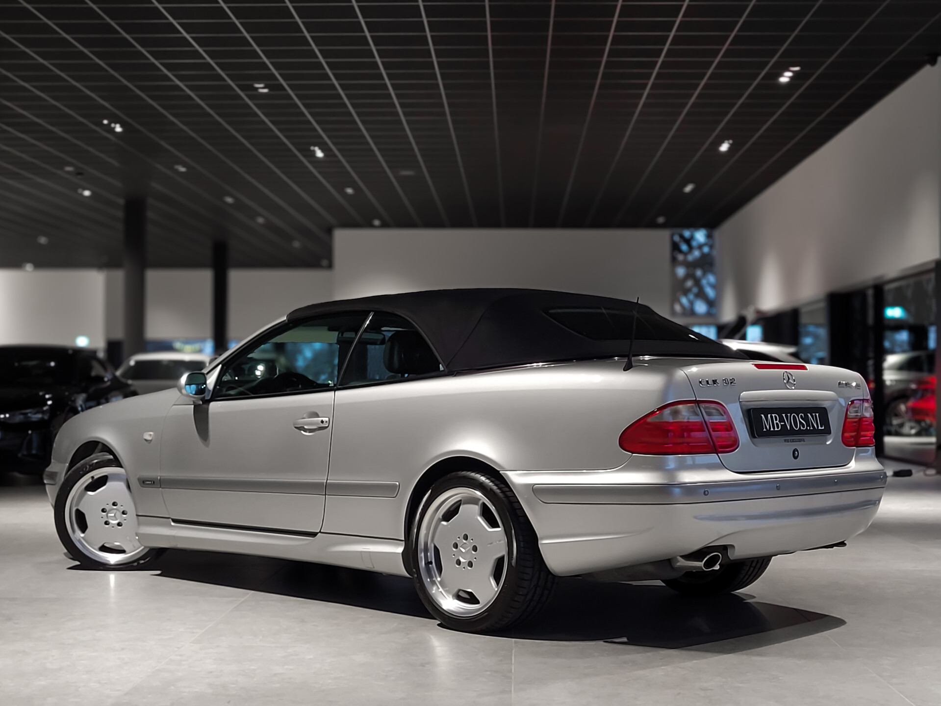 Mercedes-Benz CLK-Klasse Cabrio 320 AMG Sport|Leer|Comand|Bose|Xenon|Mem|ECC|Verw-stoelen Foto 4