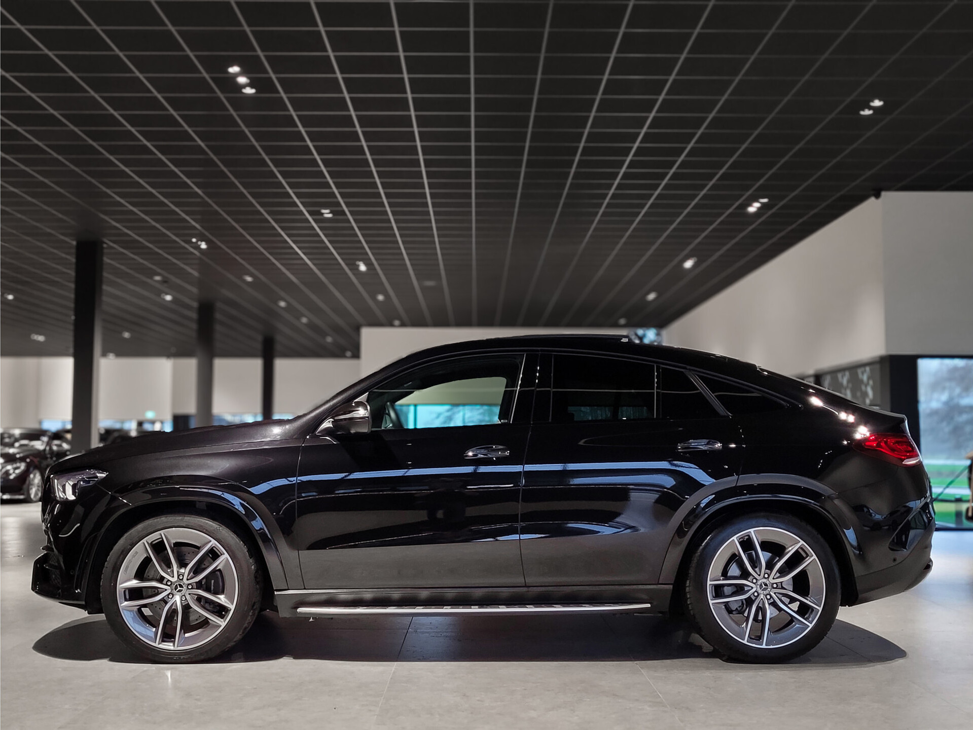 Mercedes-Benz GLE Coupé 400 d 4-M AMG Night Luchtvering|HUD|Rij-Assistentie|Keyless|Stoelkoeling|Trekhaak|Nappa Aut9 Foto 4