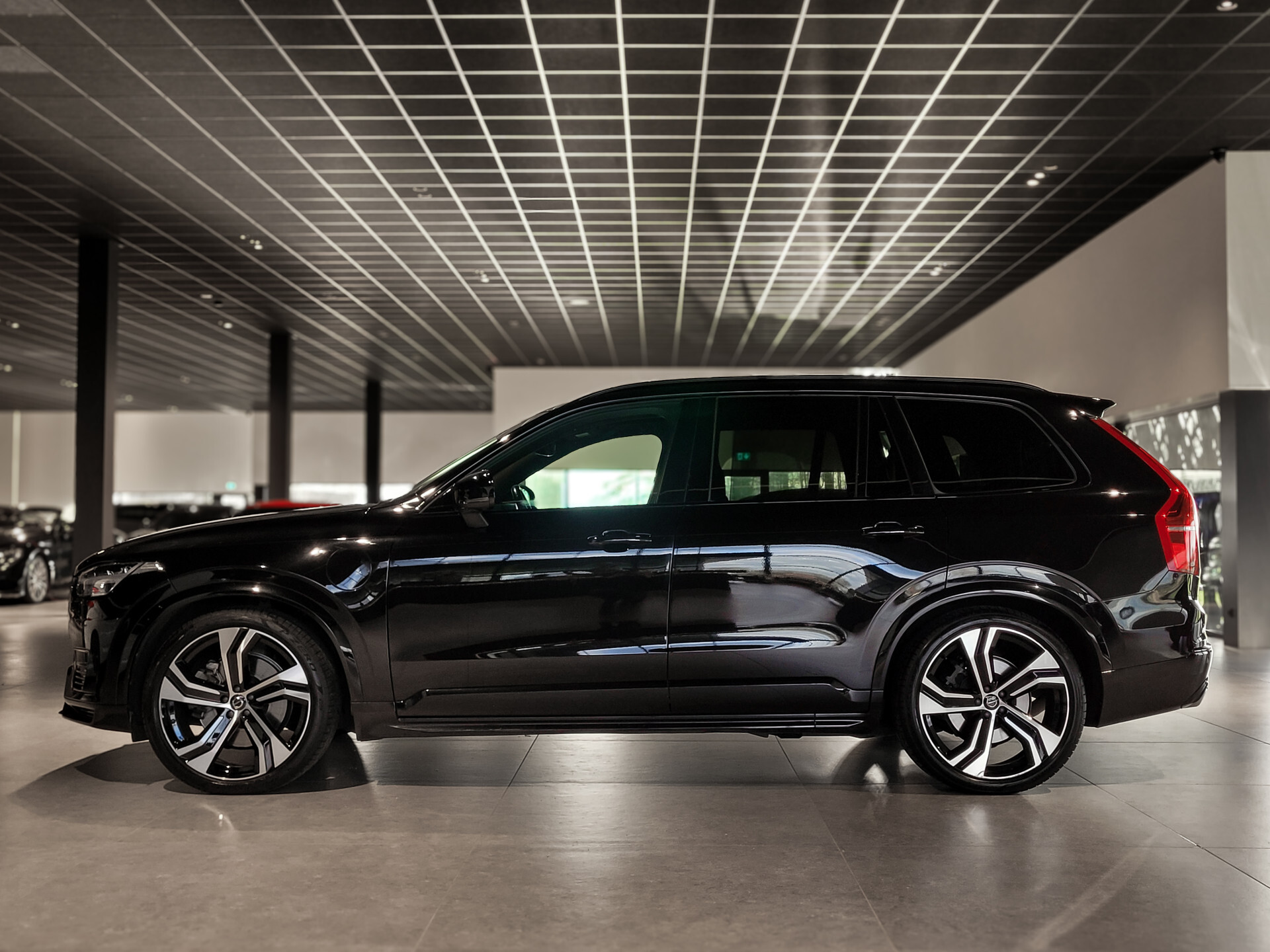 Volvo XC90 2.0 T8 Recharge AWD R-Design 7-Persoons|Luchtvering|Massage|HUD|Stoelkoeling|ACC|Keyless Foto 4