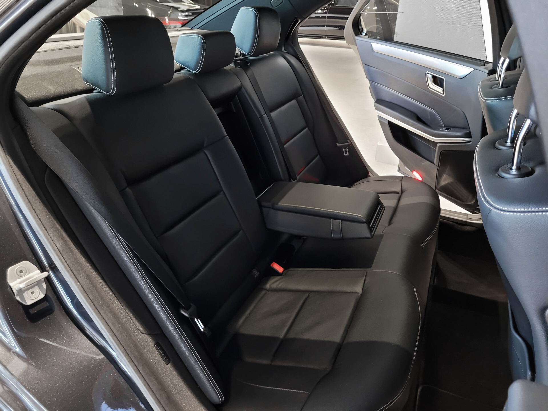 Mercedes-Benz E-Klasse 400 AMG Panorama|ACC|Harman-Kardon|Camera|Zonweringpakket|Volledige historie Foto 7