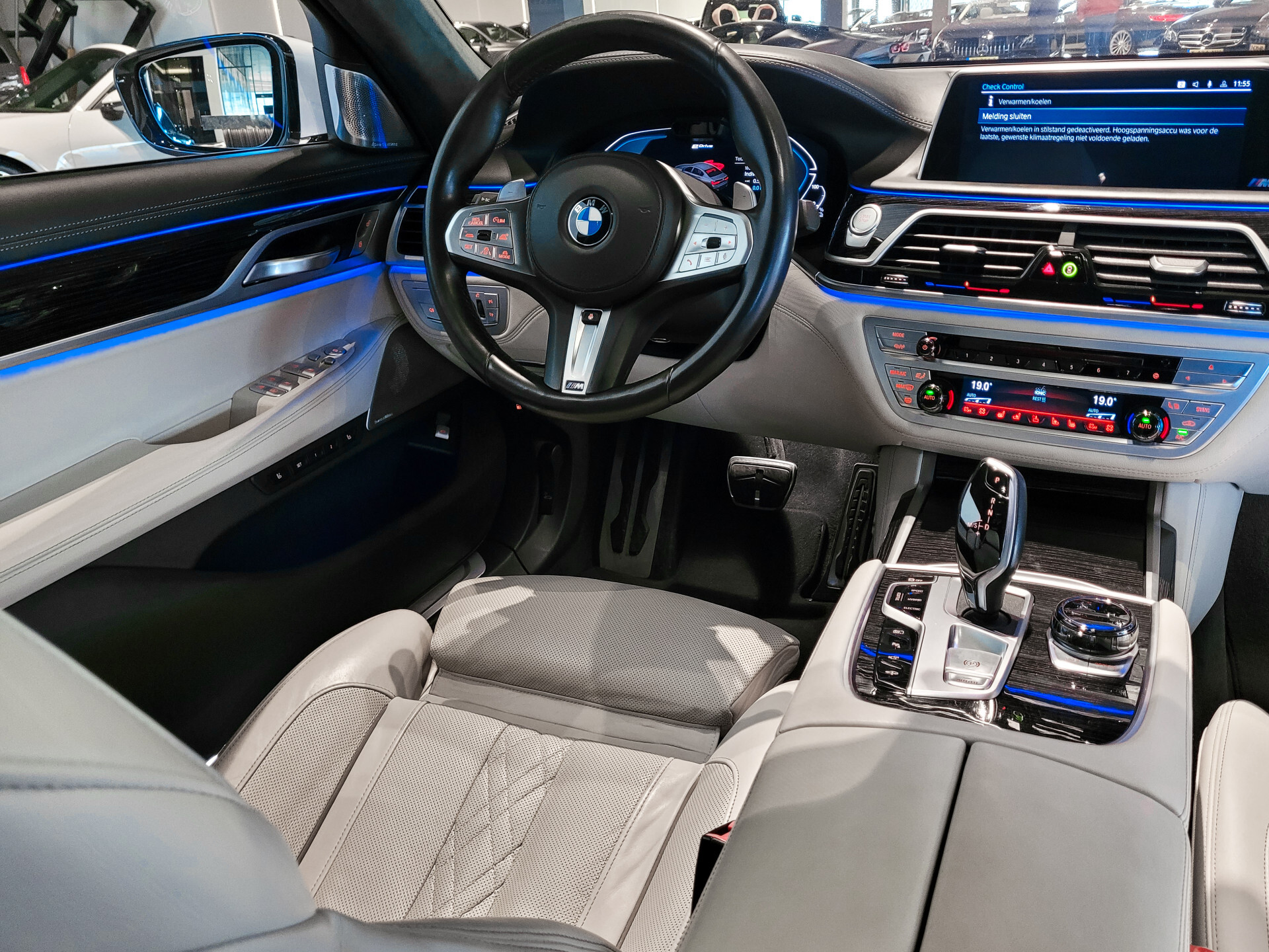 BMW 7 Serie 745Le xDrive M-Sport High Executive Lounge Seating|Klaptafels|B&W|4*Massage|Laser|Sky Lounge Foto 28