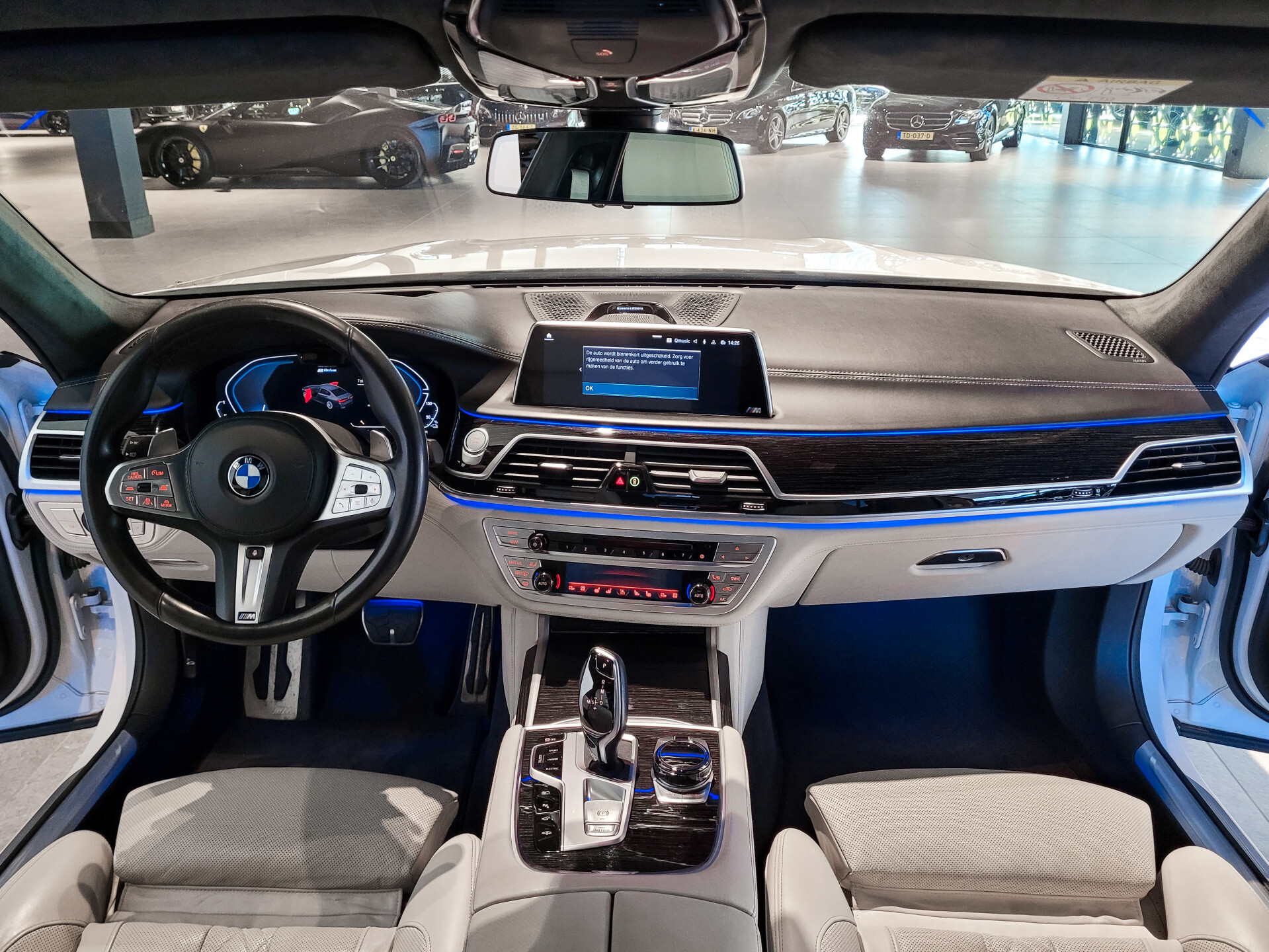 BMW 7 Serie 745Le xDrive M-Sport High Executive Lounge Seating|Klaptafels|B&W|4*Massage|Laser|Sky Lounge Foto 36