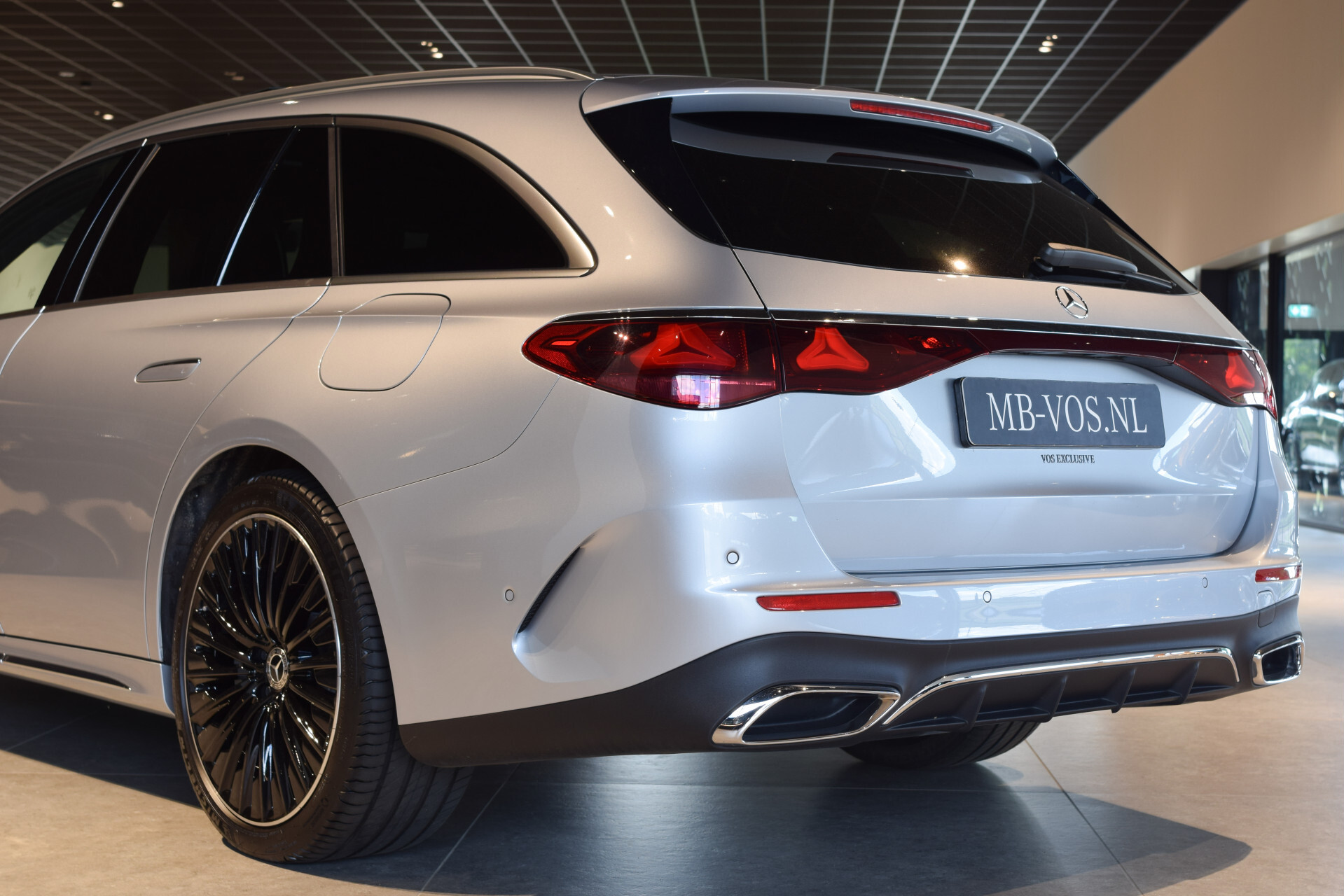 Mercedes-Benz E-Klasse Estate 300 de 4-M AMG Luchtvering|ACC|Keyless|Burmester 4D|Mem|Dynamic Light|Trekhaak|360 Foto 43