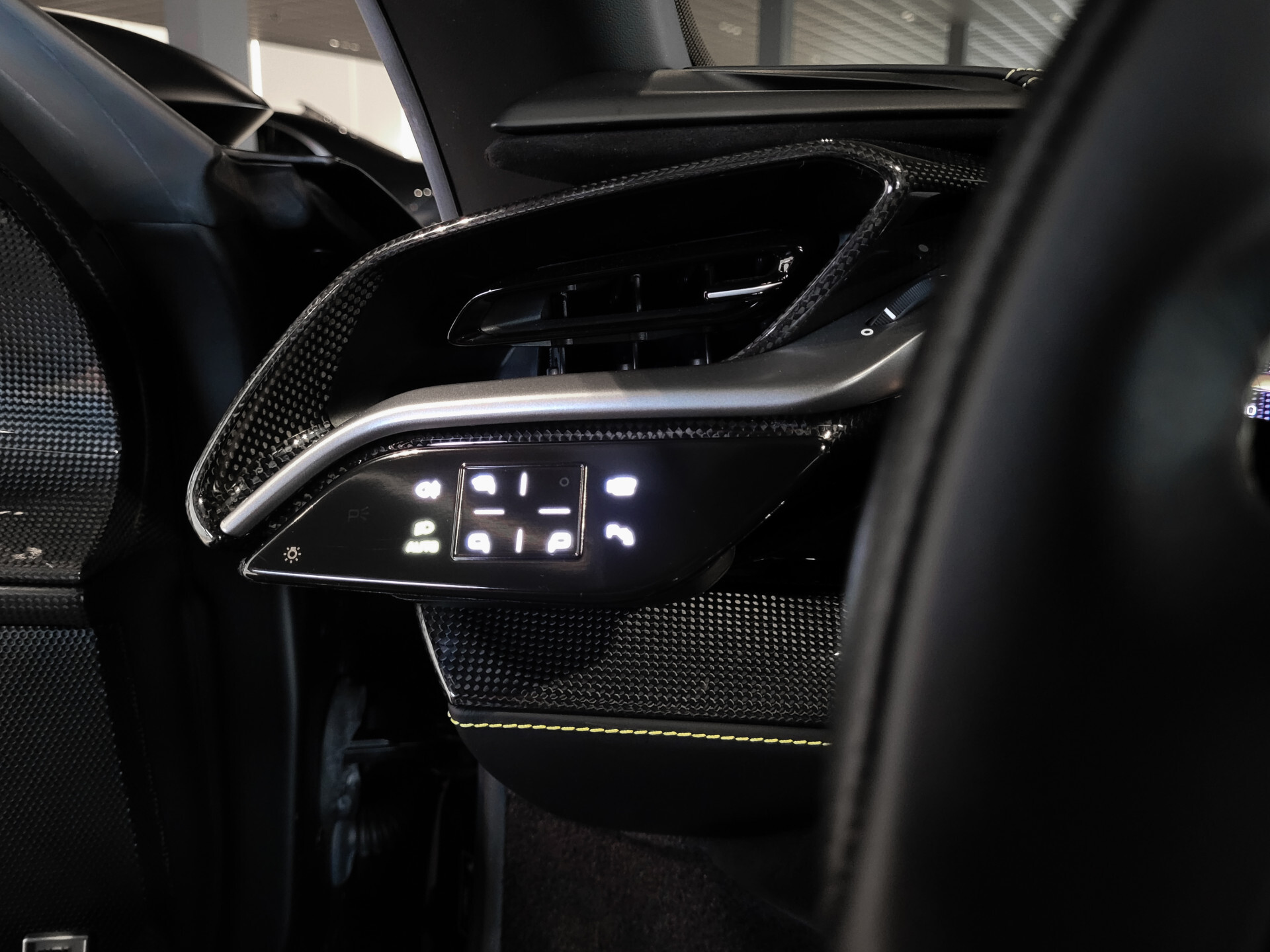 Ferrari SF90 Stradale 4.0 V8 Assetto Fiorano Novitec | Full Carbon Foto 17