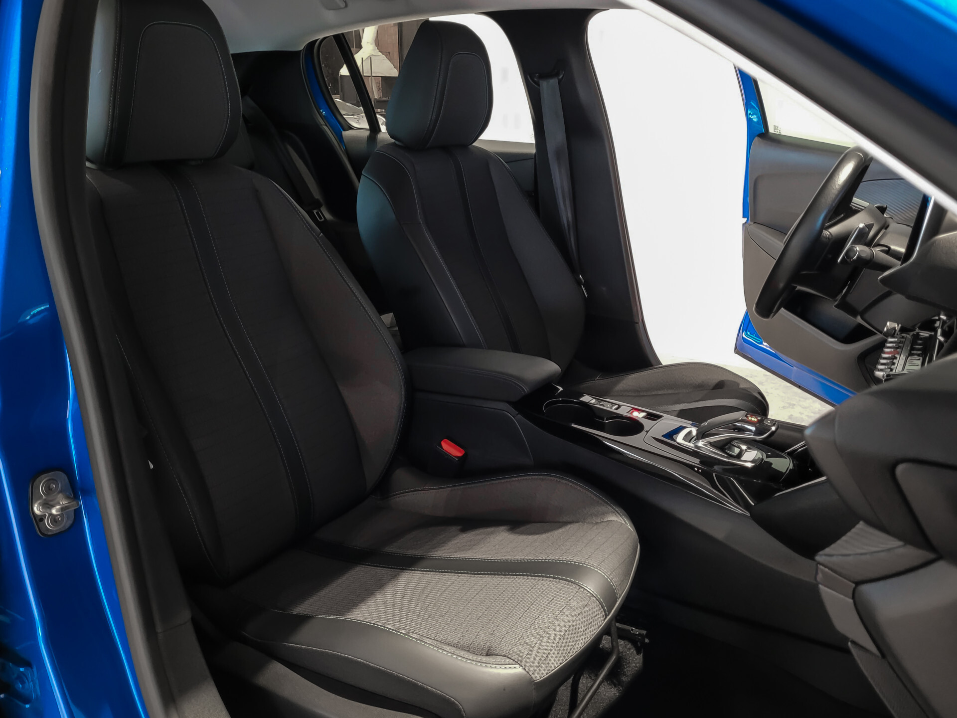 Peugeot 208 1.2 PureTech Allure Automaat Pack Drive Assist Plus|Pack Connect|Carplay|Groot navigatie|NL auto Foto 6