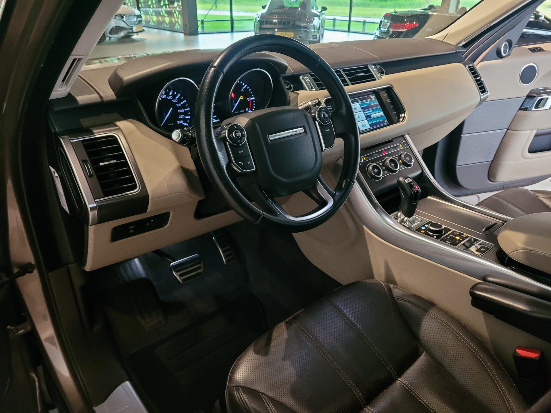 Land Rover Range Rover Sport 3.0 SDV6 HSE Dynamic Panorama|21"|Camera|4xStoelverwarming|Ambientlight Foto 14