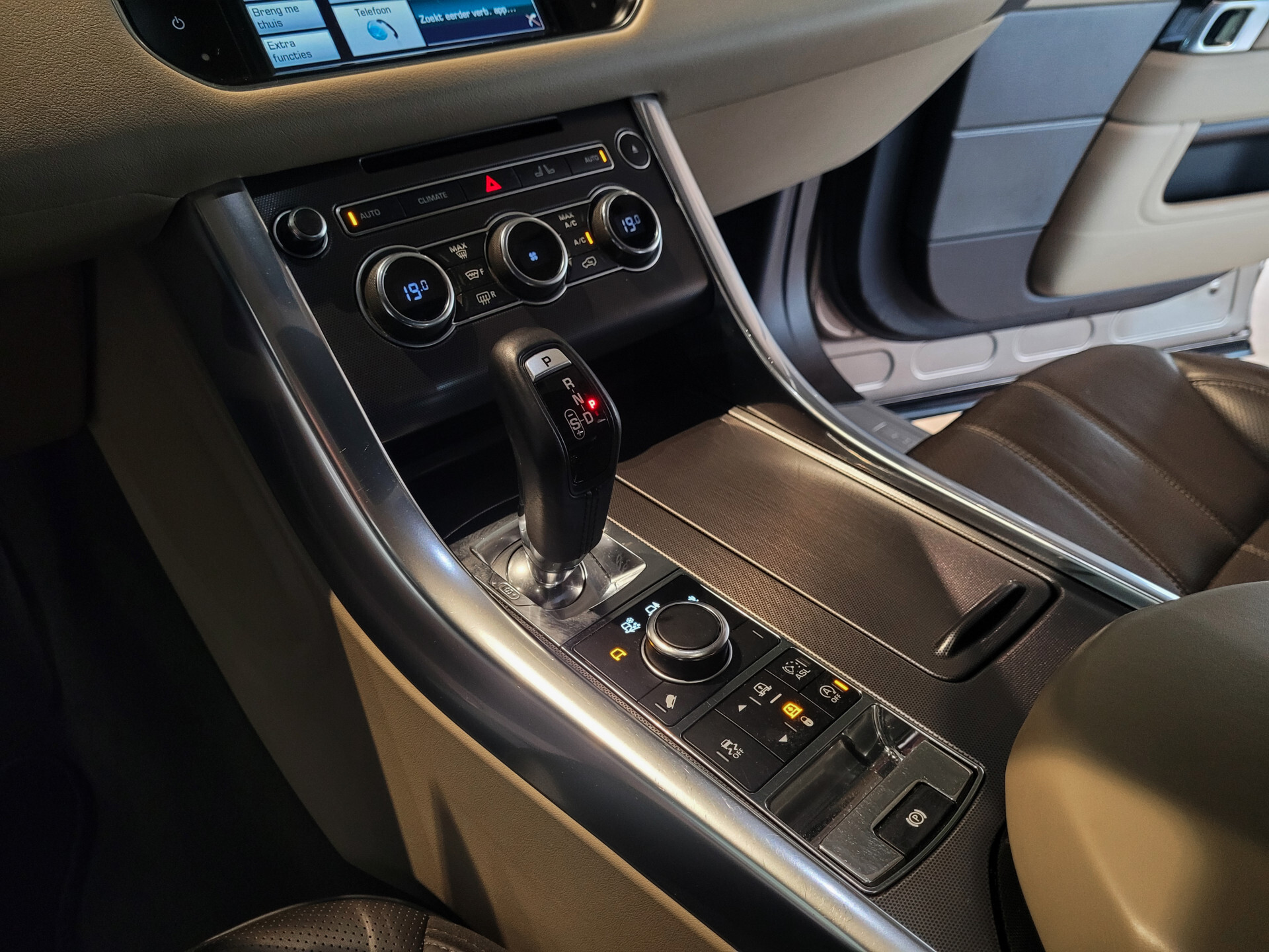 Land Rover Range Rover Sport 3.0 SDV6 HSE Dynamic Panorama|21"|Camera|4xStoelverwarming|Ambientlight Foto 18