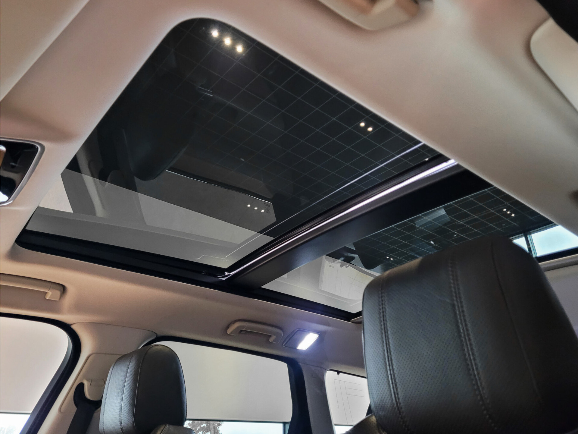 Land Rover Range Rover Sport 3.0 SDV6 HSE Dynamic Panorama|21"|Camera|4xStoelverwarming|Ambientlight Foto 31