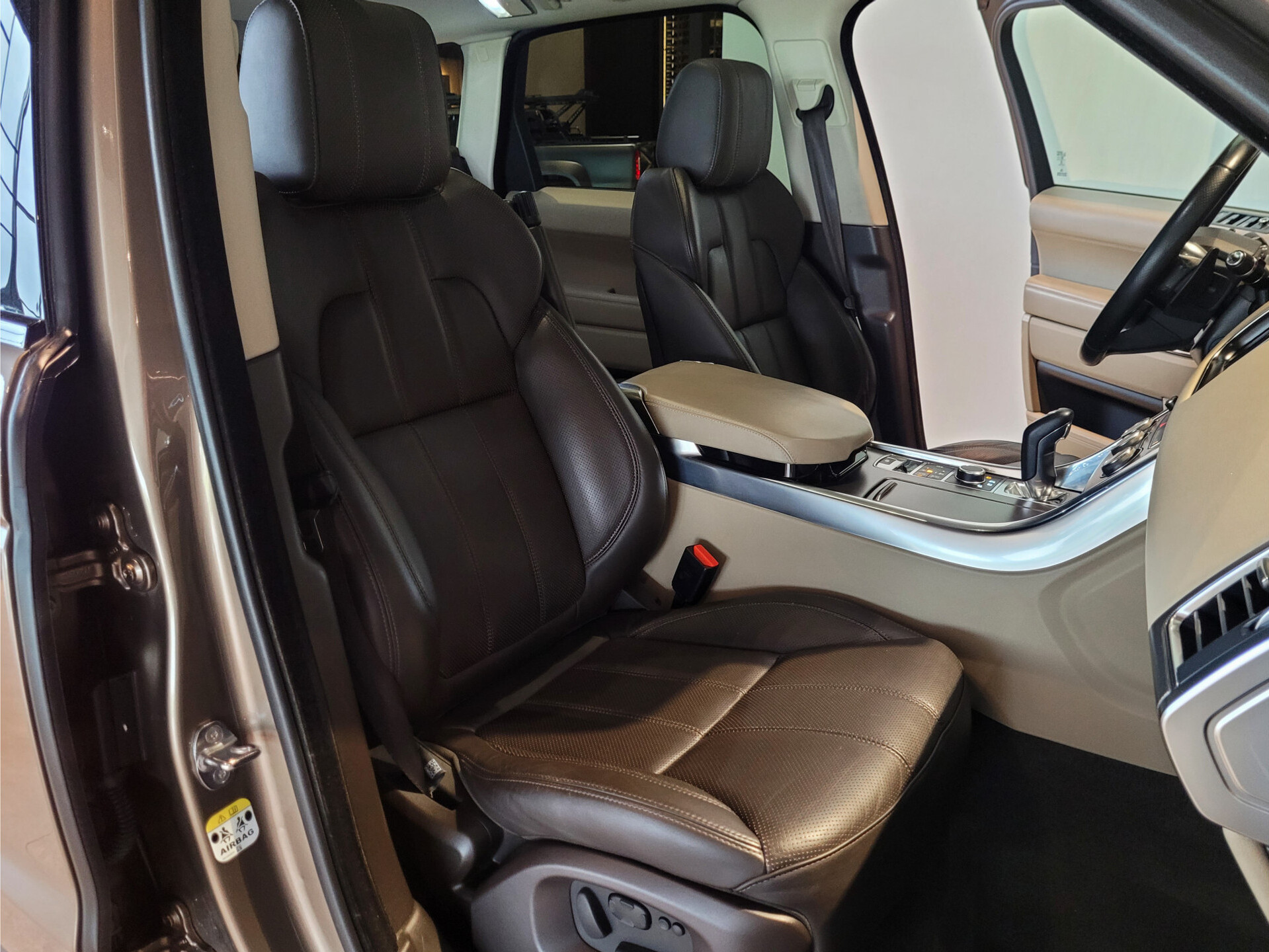 Land Rover Range Rover Sport 3.0 SDV6 HSE Dynamic Panorama|21"|Camera|4xStoelverwarming|Ambientlight Foto 6
