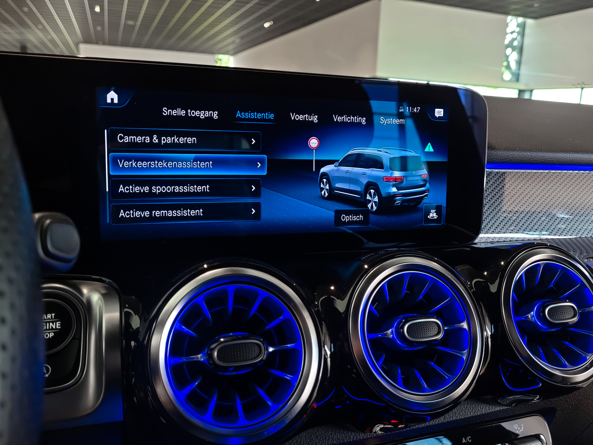 Mercedes-Benz GLB 200 AMG Night|MBUX|20"|Camera|Trekhaak|Carbon Foto 15