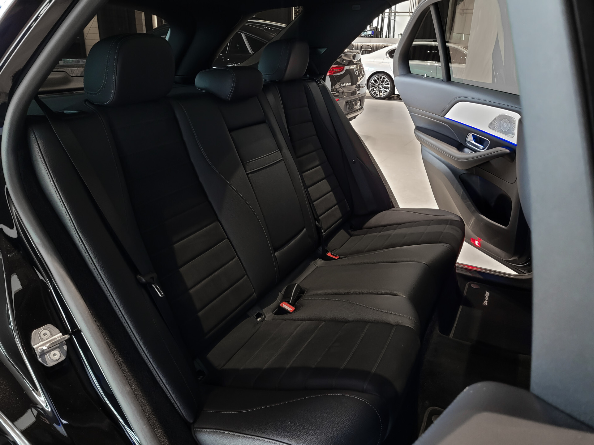 Mercedes-Benz GLE 450 4-M AMG Night|Luchtvering|Keyless|ACC|Pano|Trekhaak|Burmester|Mem|360|BTW Aut9 Foto 7