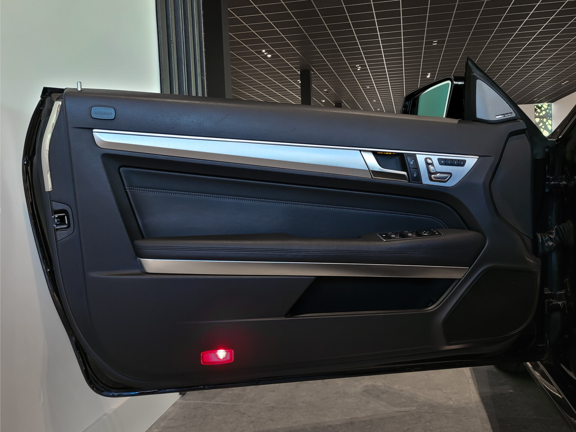 Mercedes-Benz E-Klasse Cabrio 500 AMG Distronic|Keyless|Harman-Kardon|19"|Aircap-scarf|Camera|Aut7 Foto 10