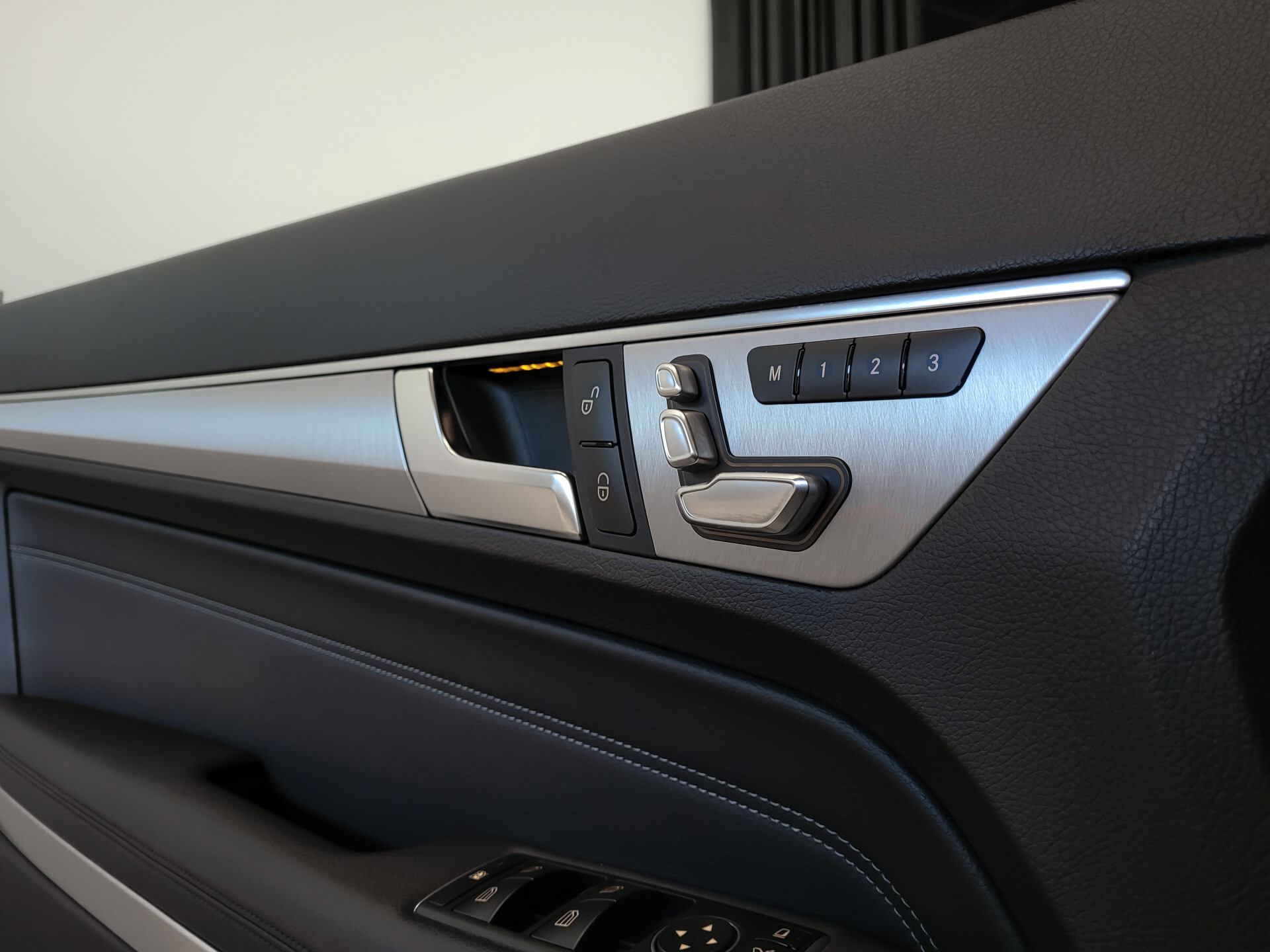 Mercedes-Benz E-Klasse Cabrio 500 AMG Distronic|Keyless|Harman-Kardon|19"|Aircap-scarf|Camera|Aut7 Foto 12