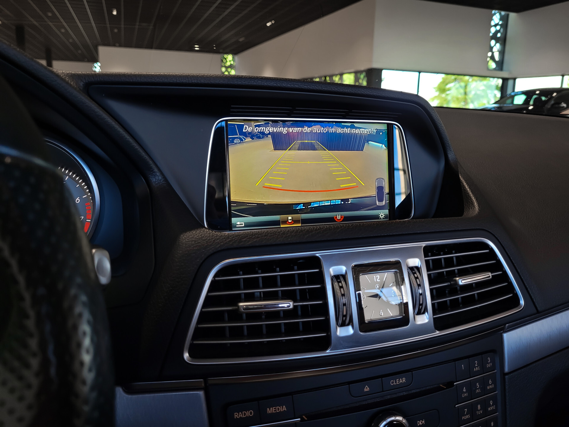 Mercedes-Benz E-Klasse Cabrio 500 AMG Distronic|Keyless|Harman-Kardon|19"|Aircap-scarf|Camera|Aut7 Foto 19